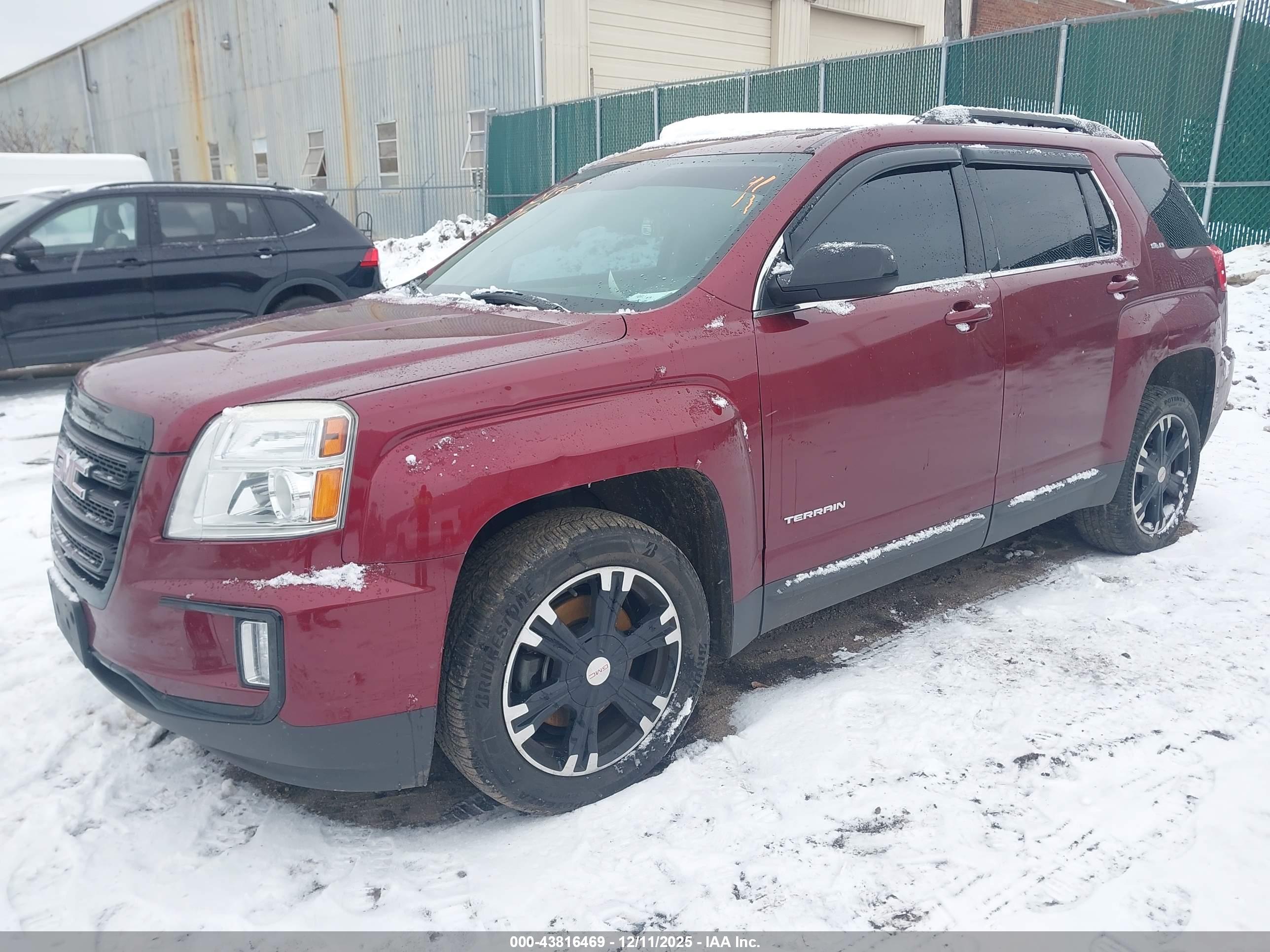 GMC TERRAIN image 2