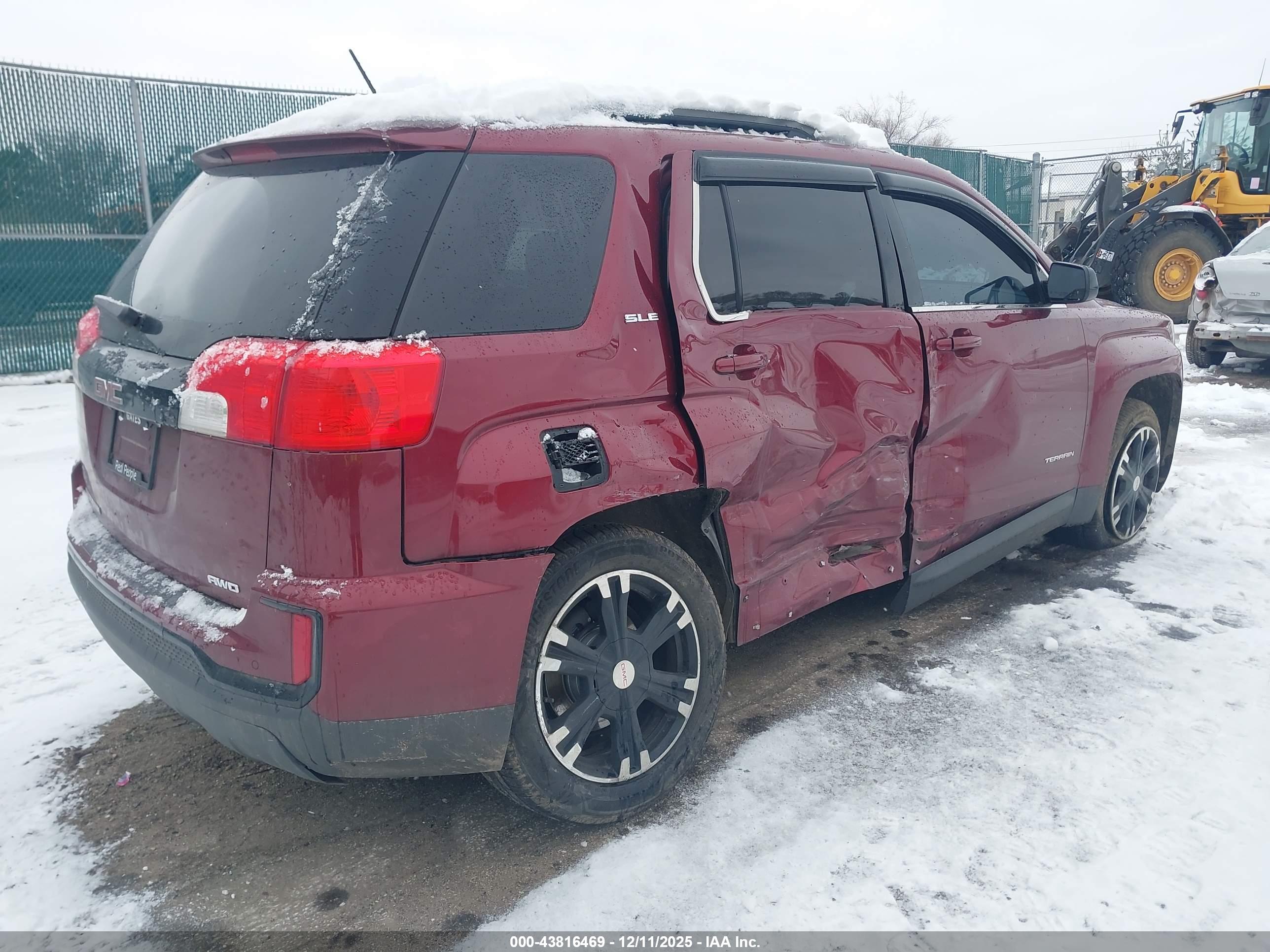 GMC TERRAIN image 4