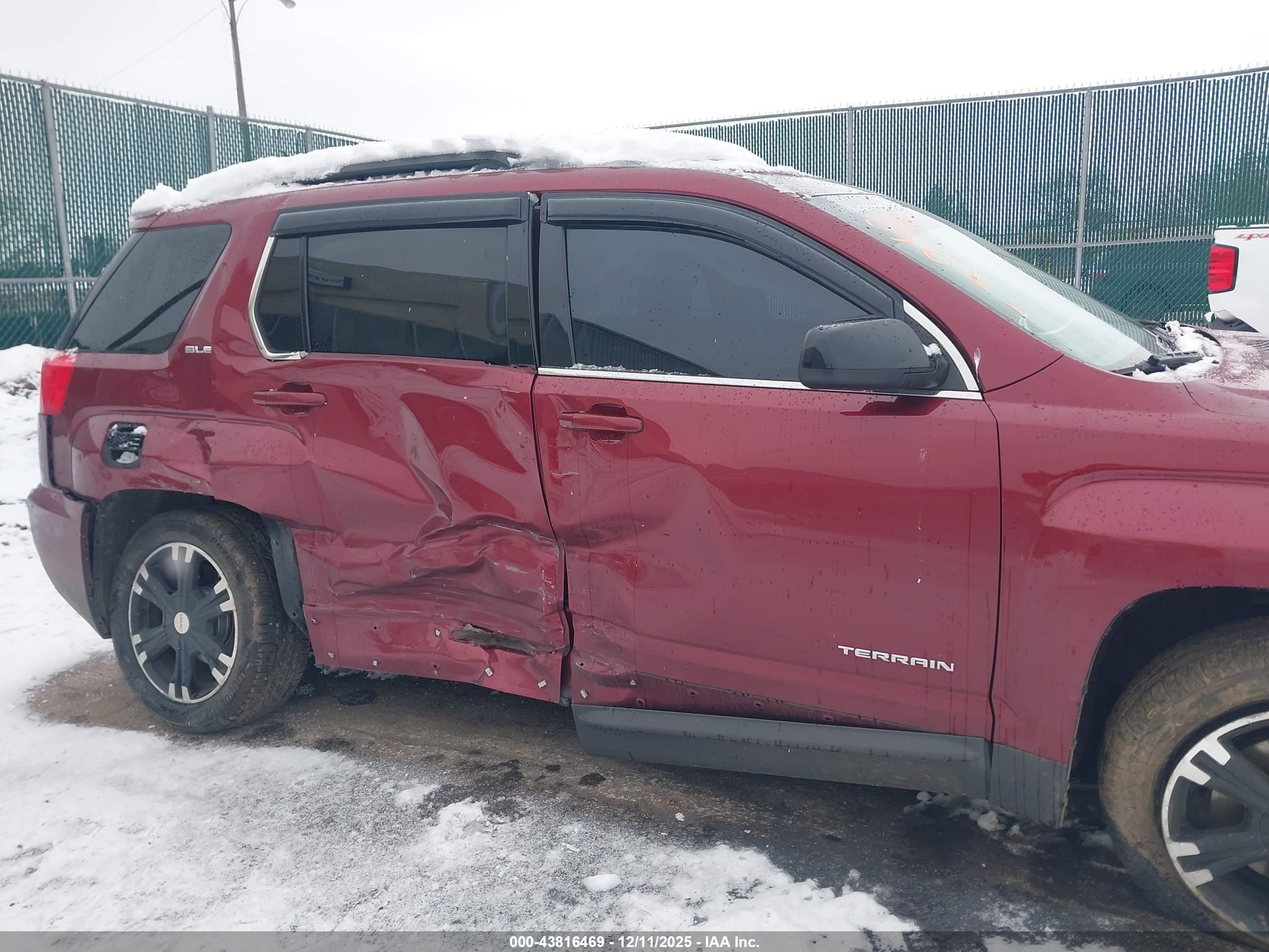 GMC TERRAIN image 6