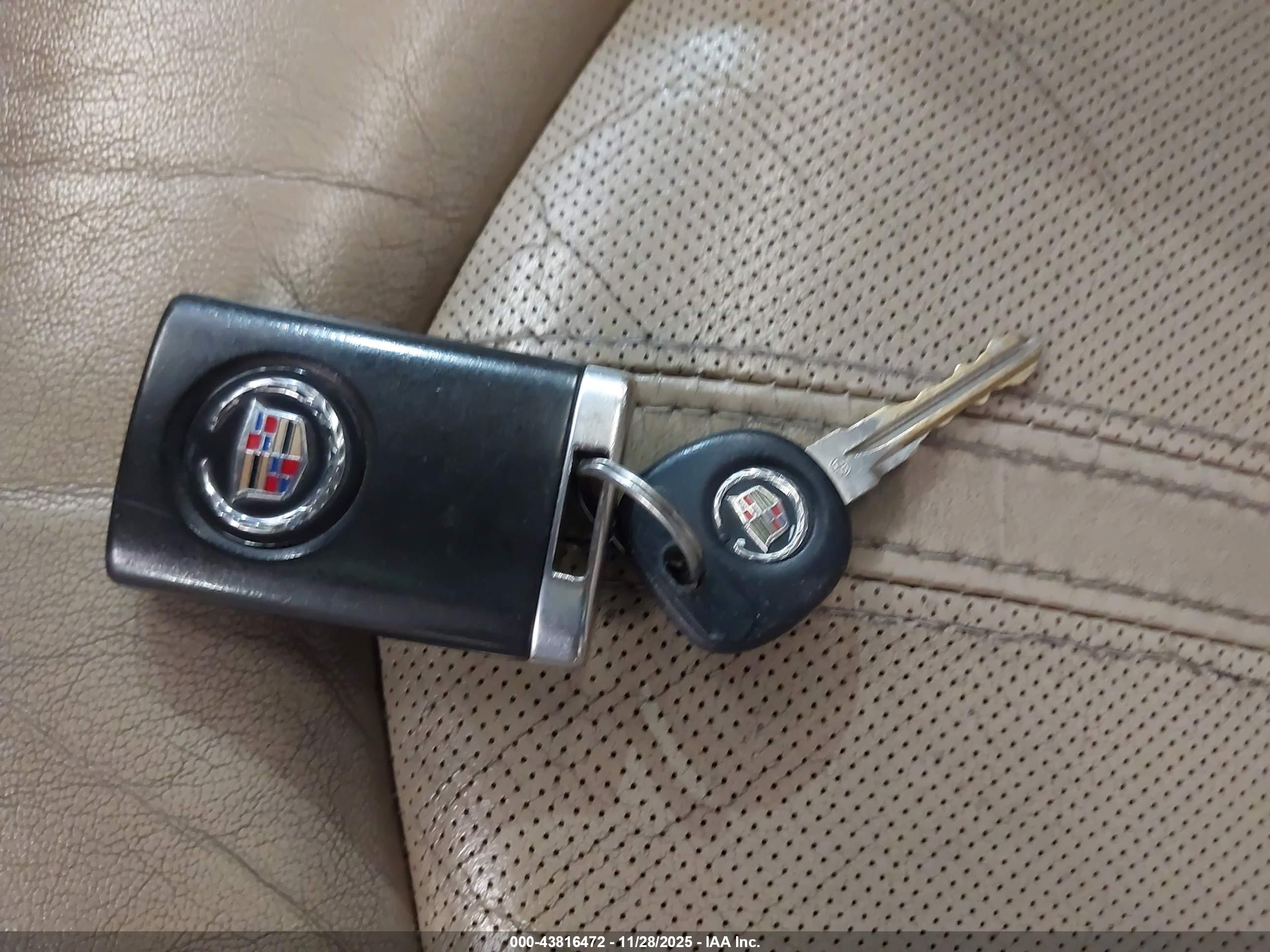 CADILLAC CTS image 11