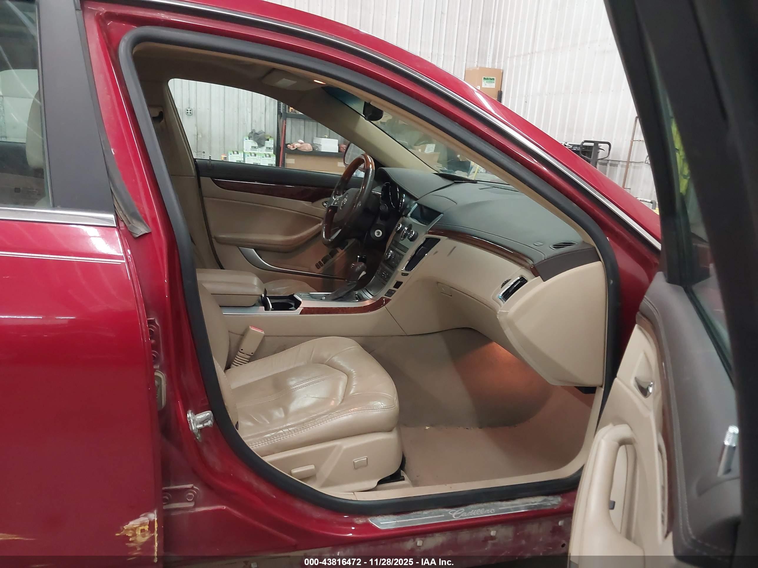 CADILLAC CTS image 5