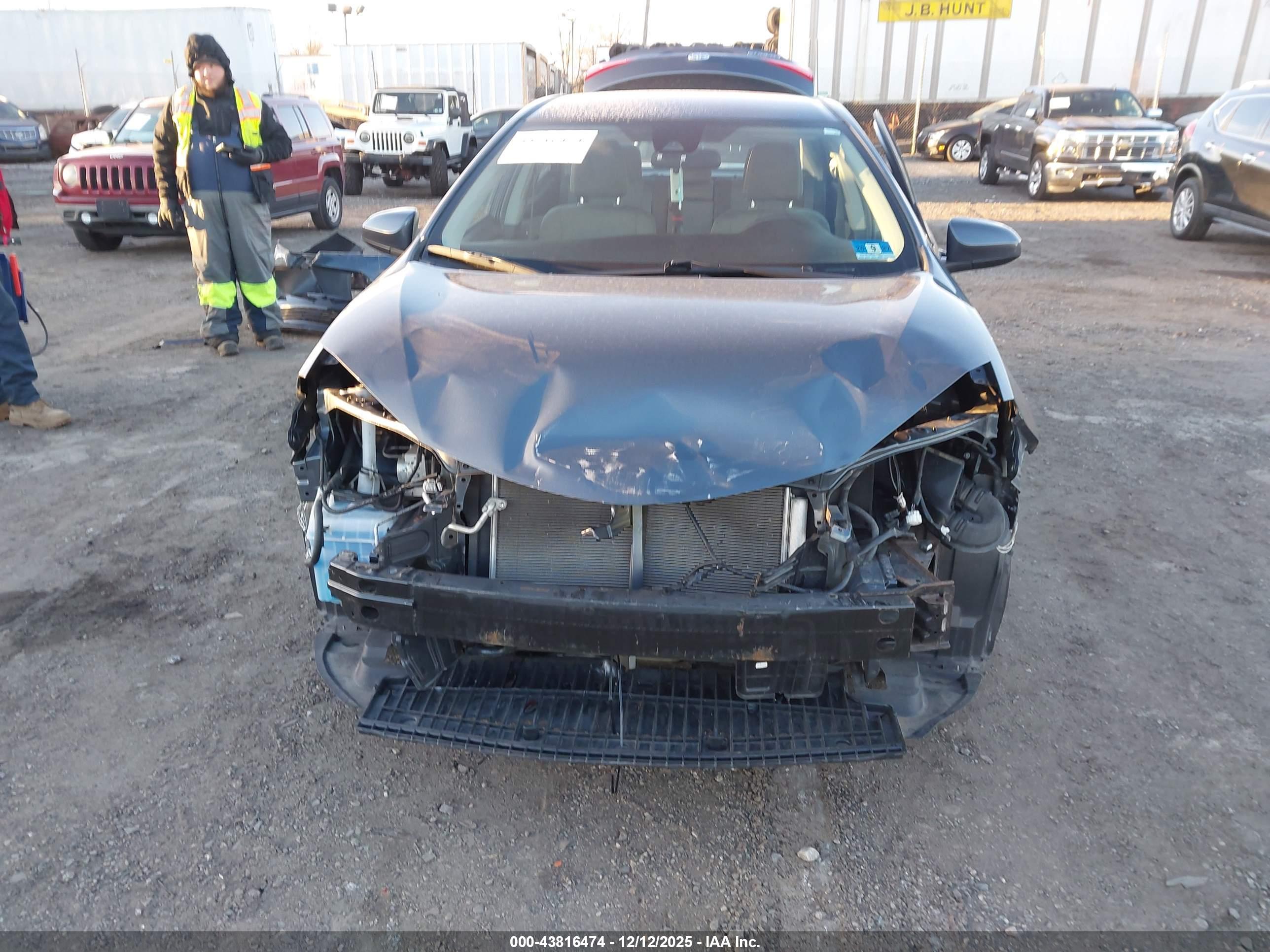 TOYOTA COROLLA image 6