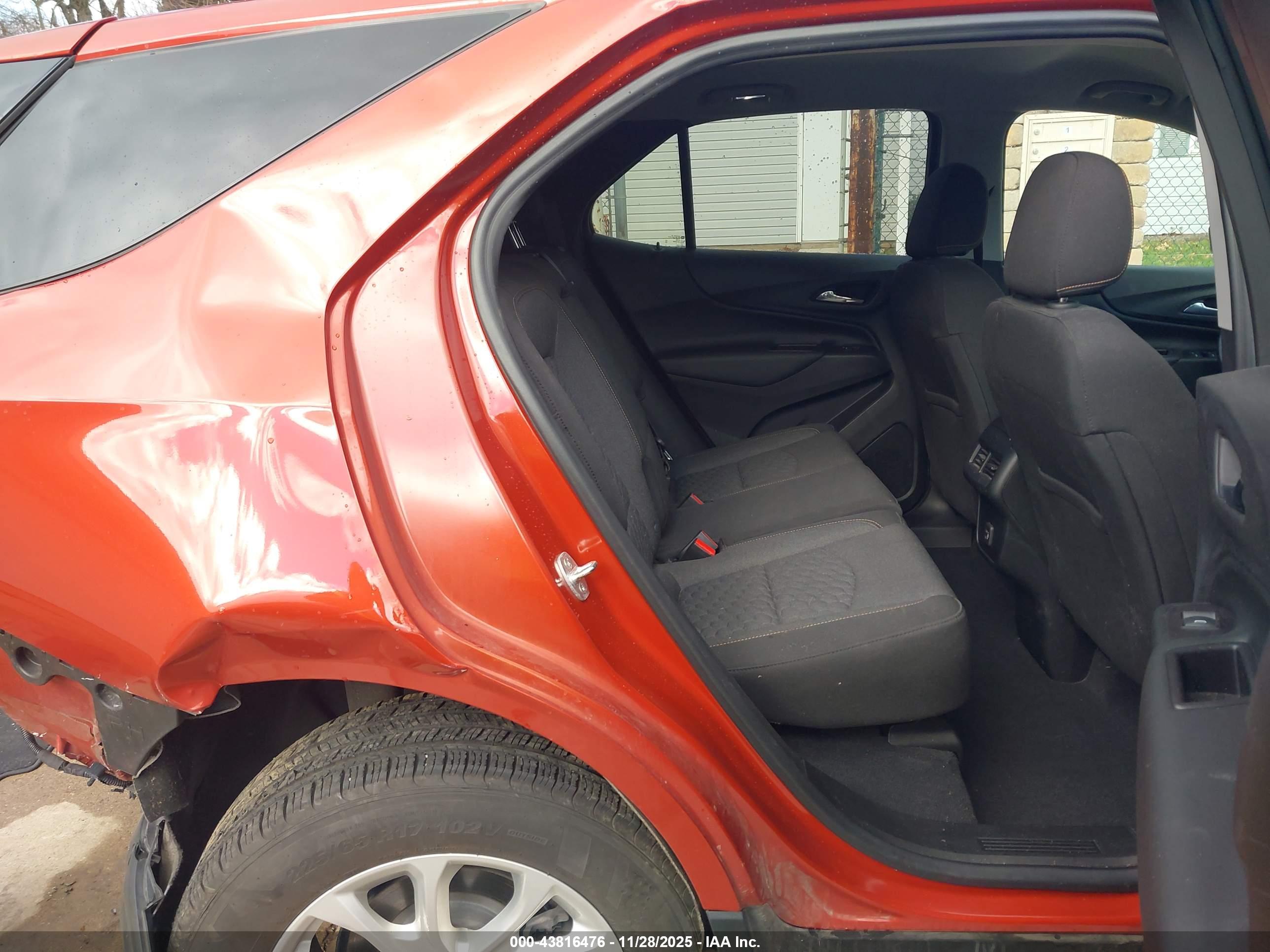 CHEVROLET EQUINOX image 8