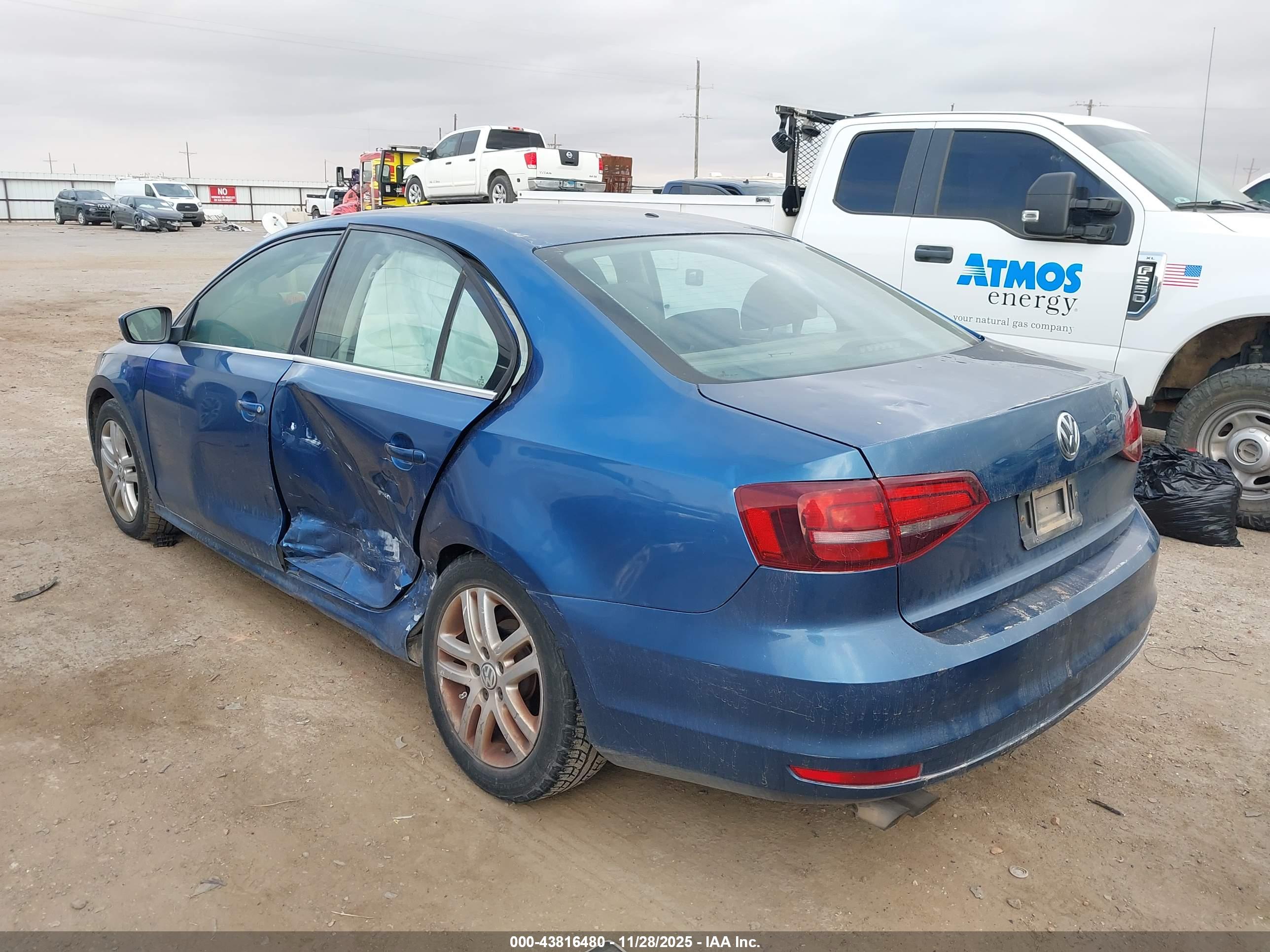 VOLKSWAGEN JETTA image 3