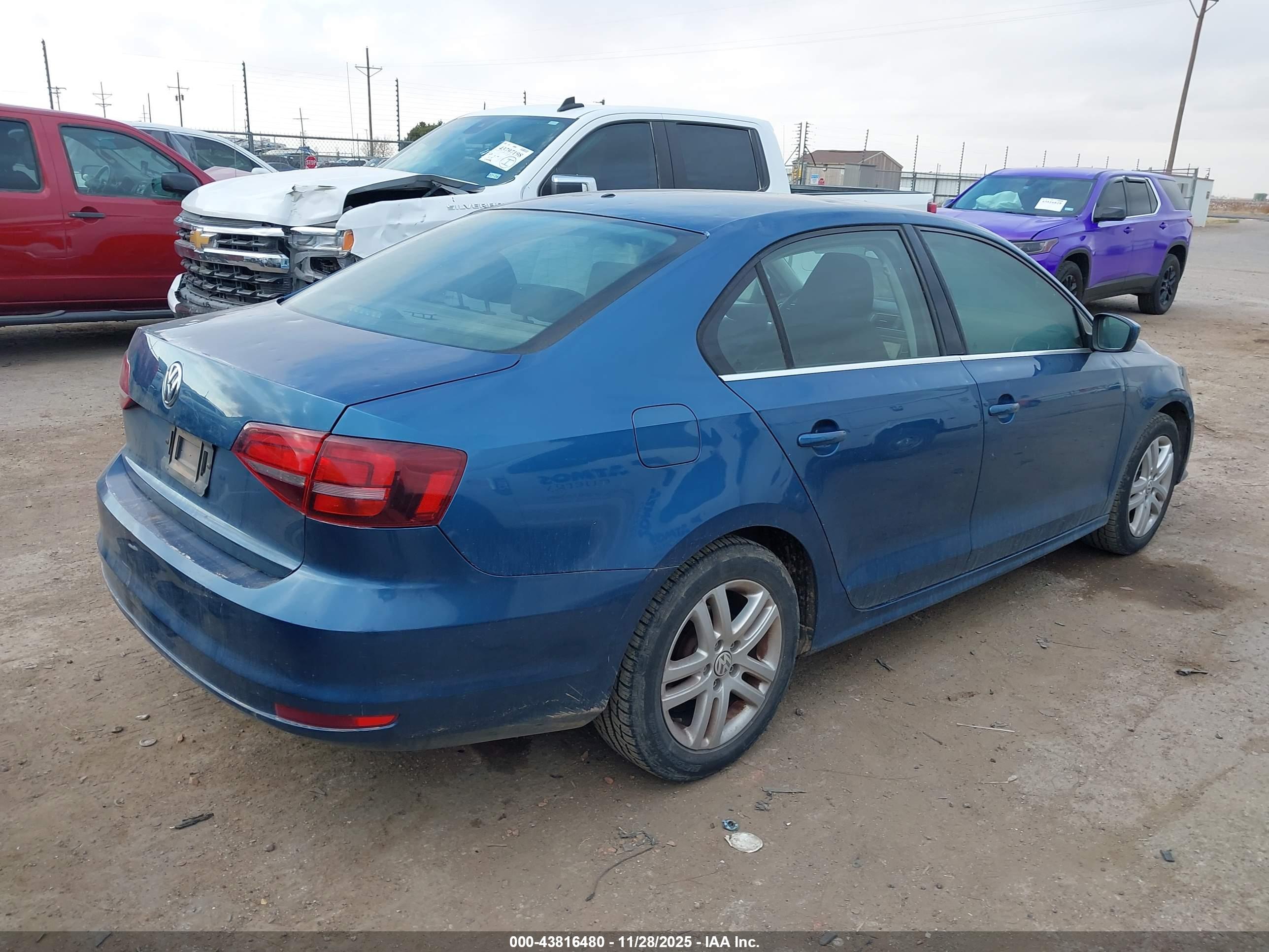 VOLKSWAGEN JETTA image 4