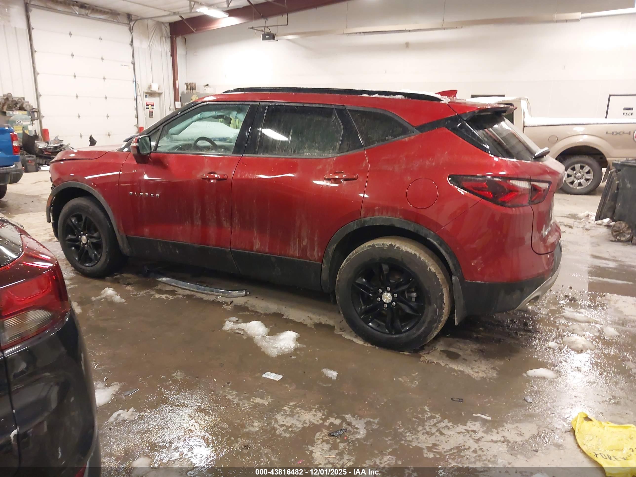 CHEVROLET BLAZER image 3