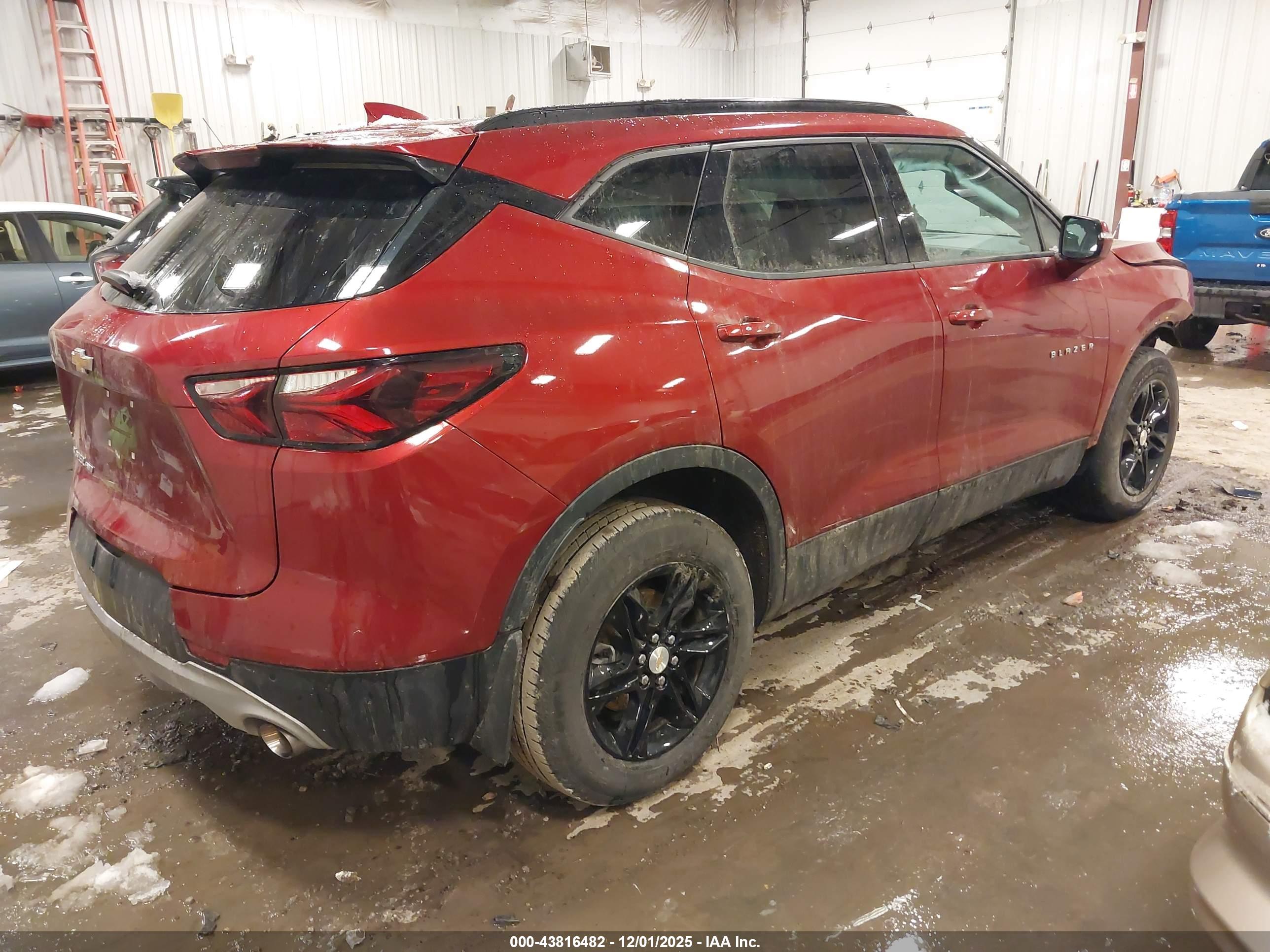 CHEVROLET BLAZER image 4