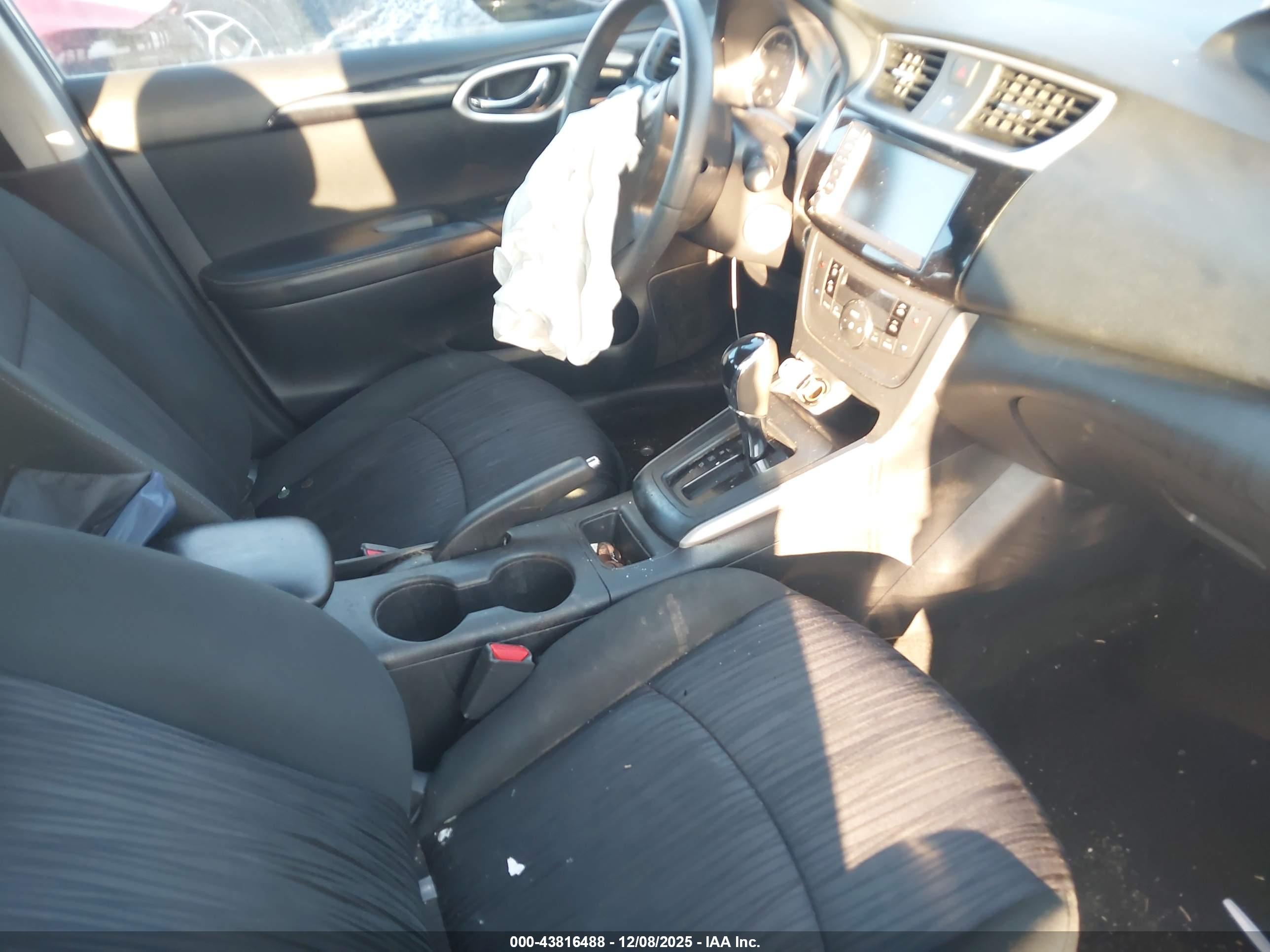NISSAN SENTRA image 5
