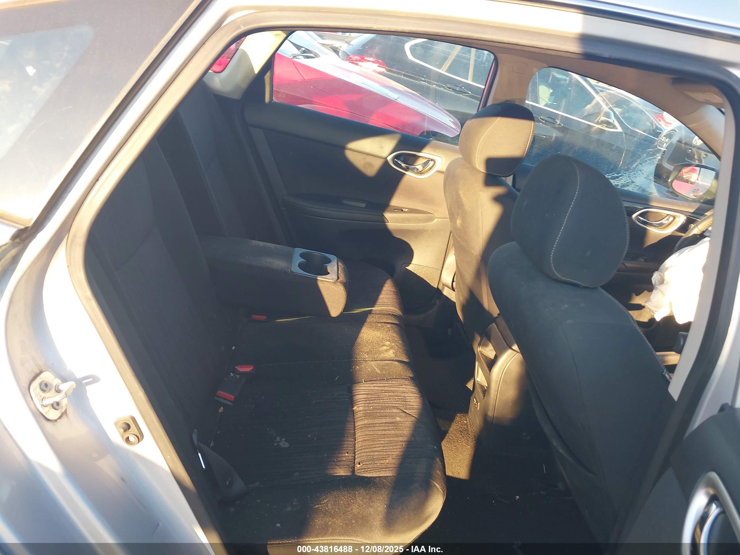 NISSAN SENTRA image 8