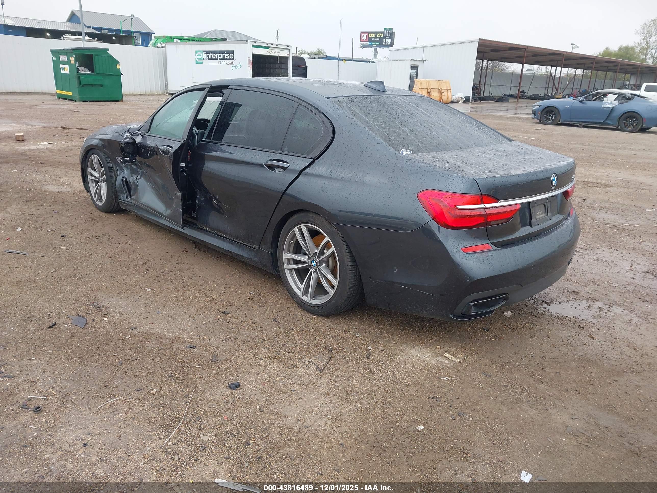 BMW 740I image 3