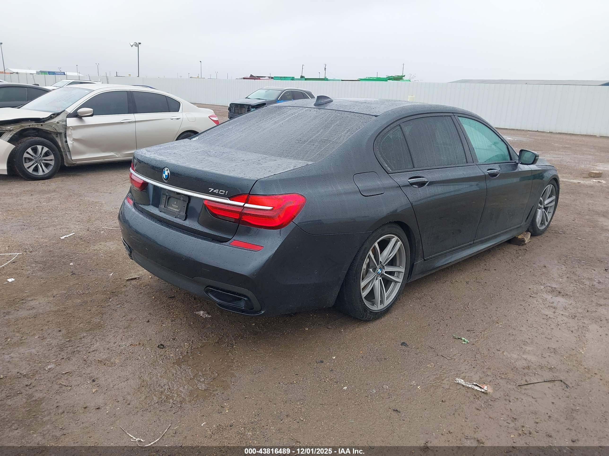 BMW 740I image 4