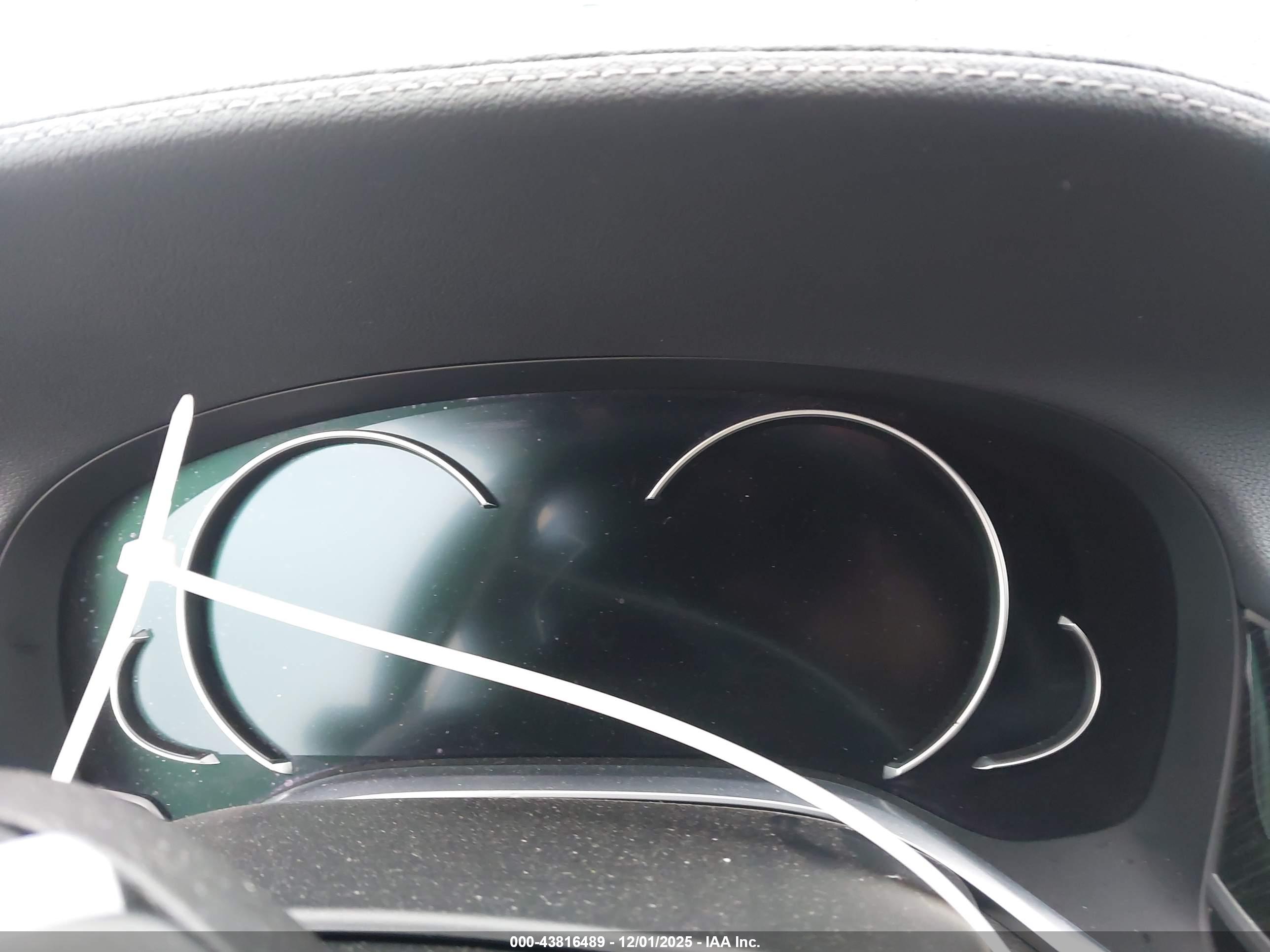 BMW 740I image 7