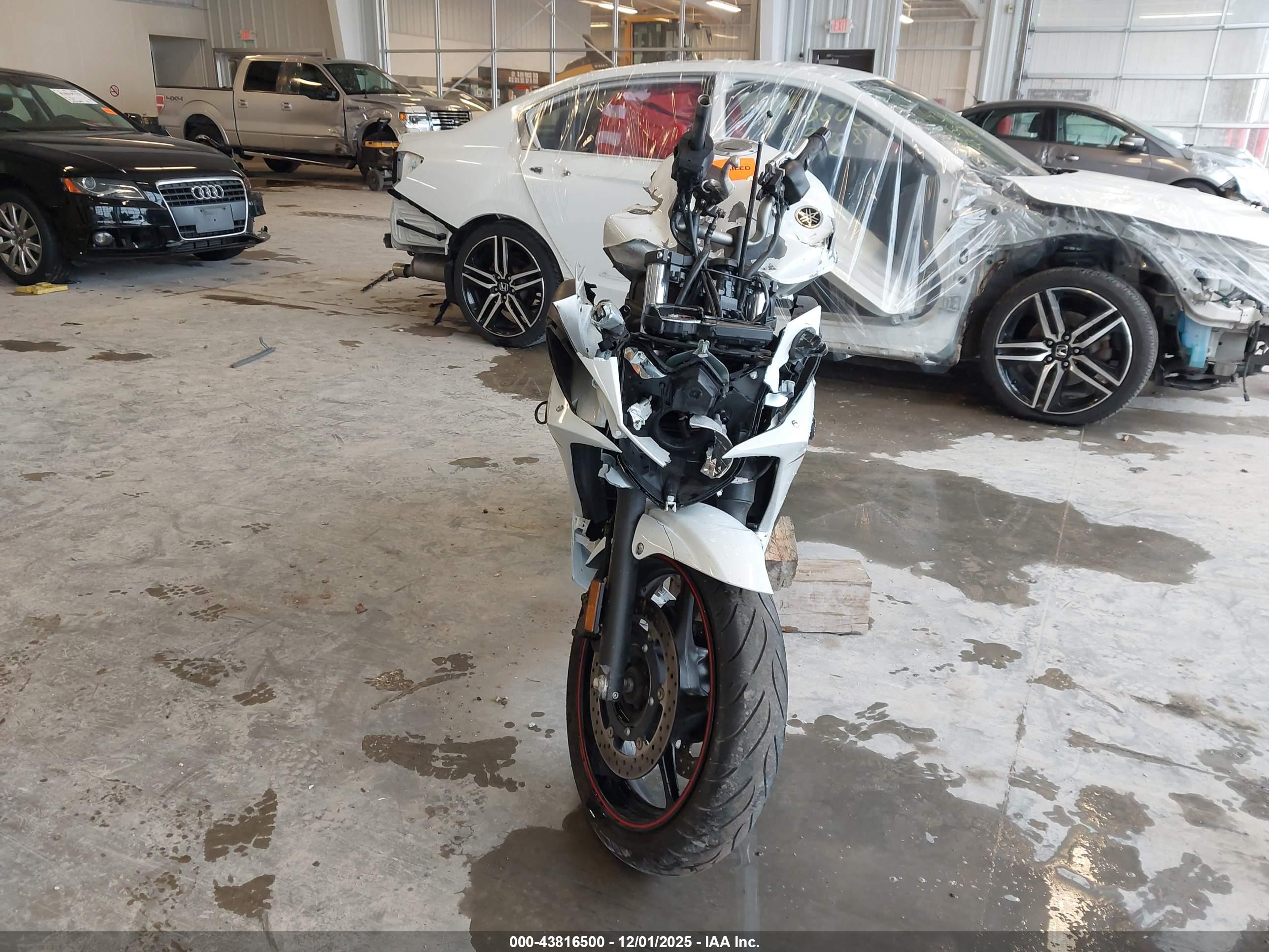 YAMAHA FZ6 image 5