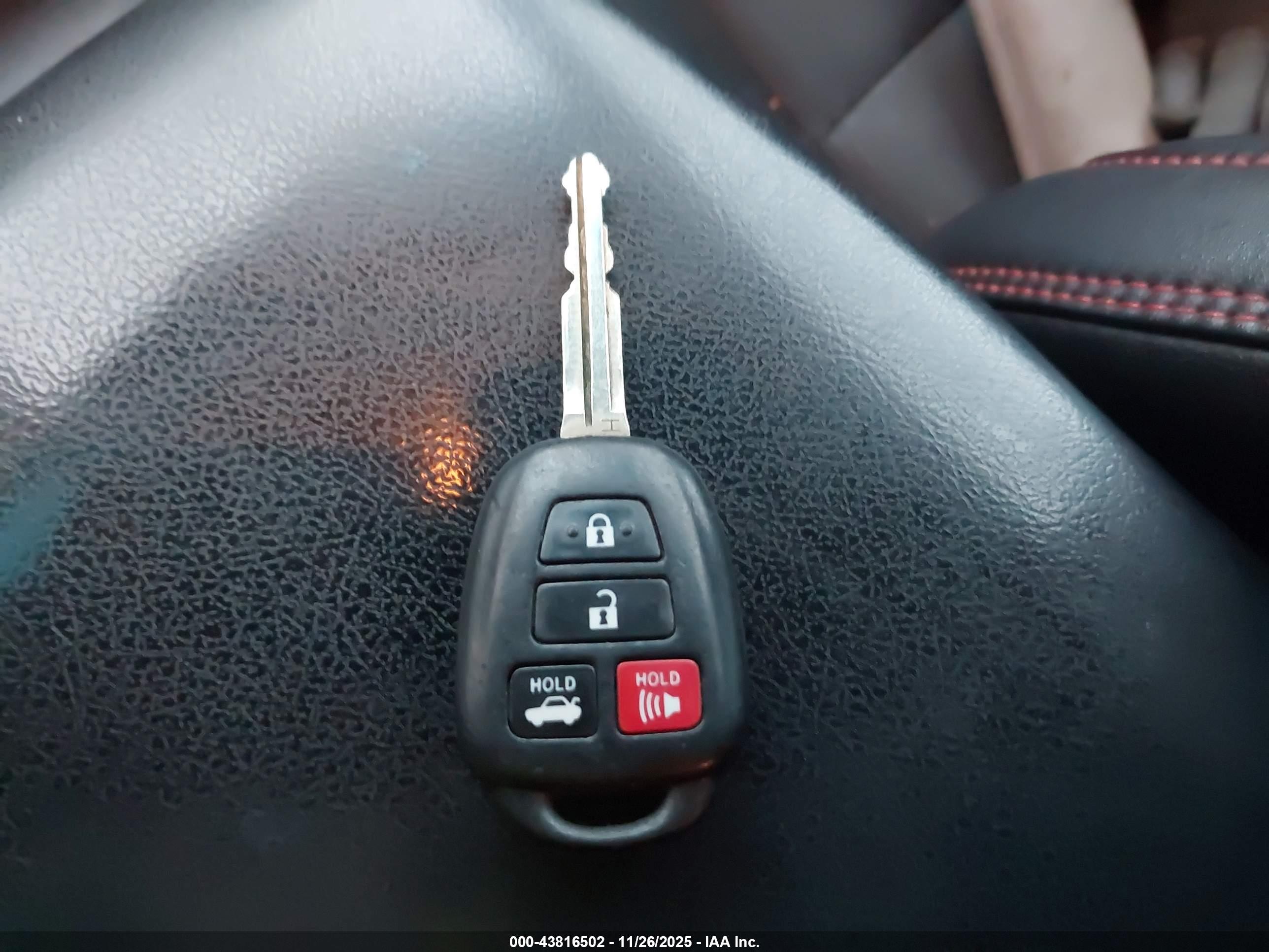 TOYOTA CAMRY image 11