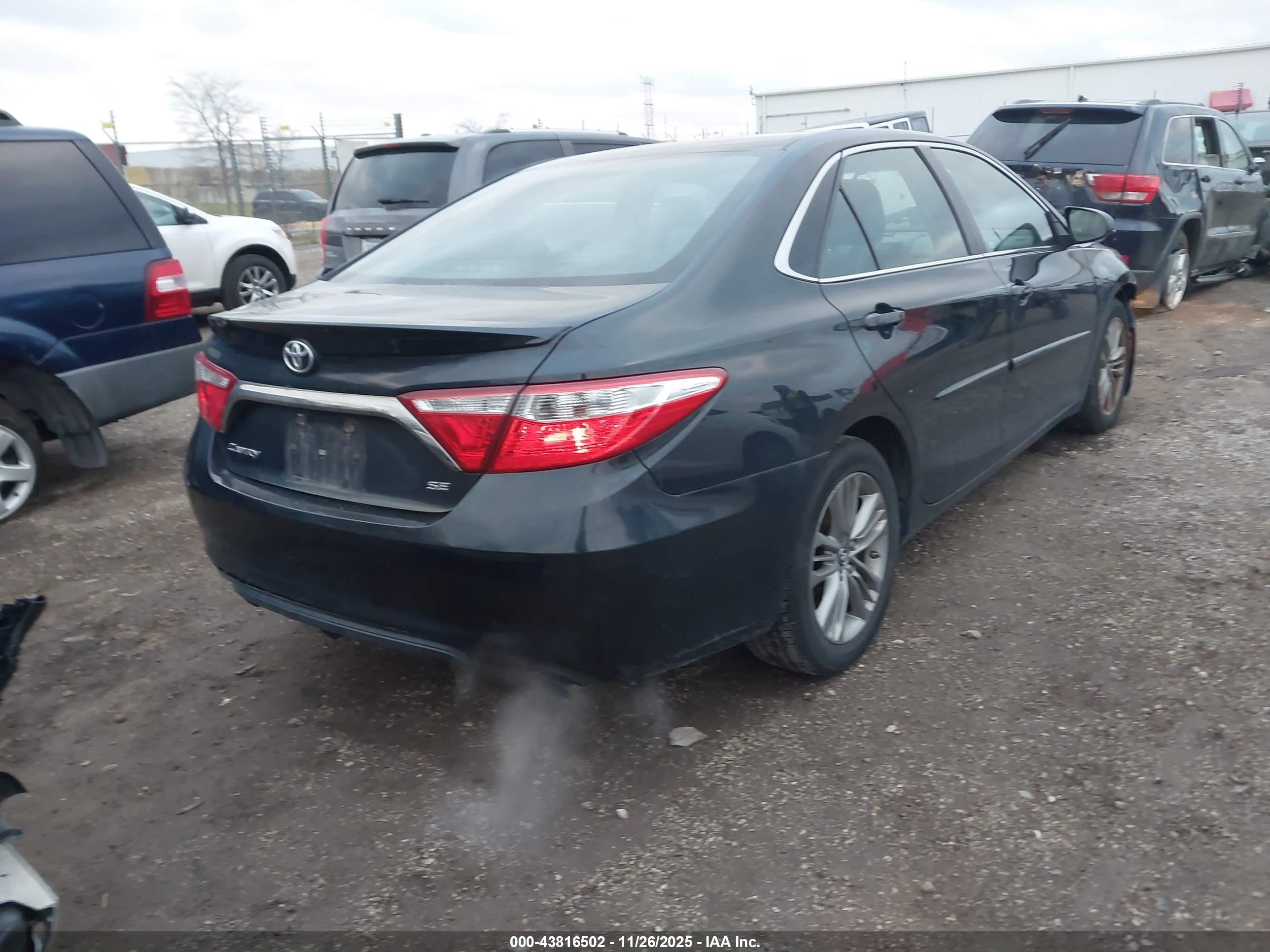 TOYOTA CAMRY image 4