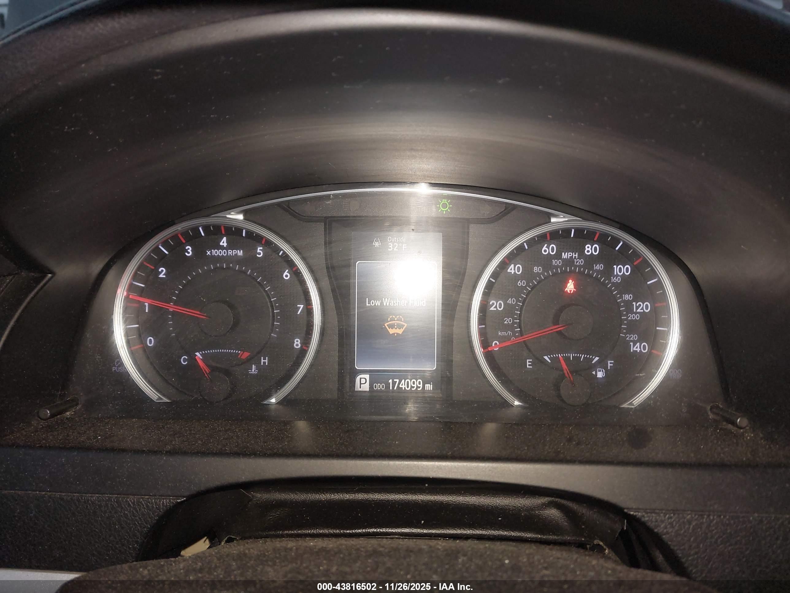 TOYOTA CAMRY image 7