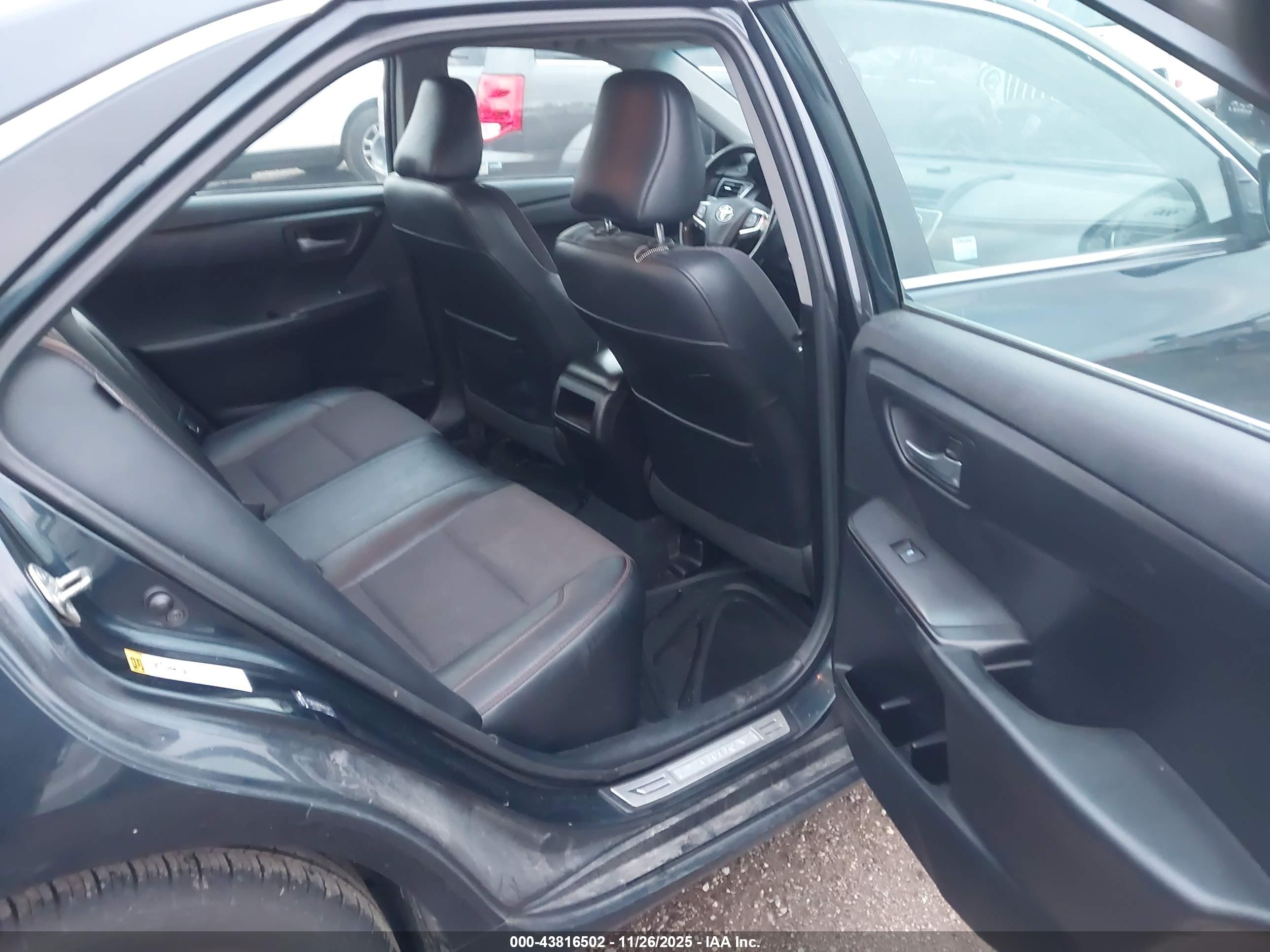 TOYOTA CAMRY image 8