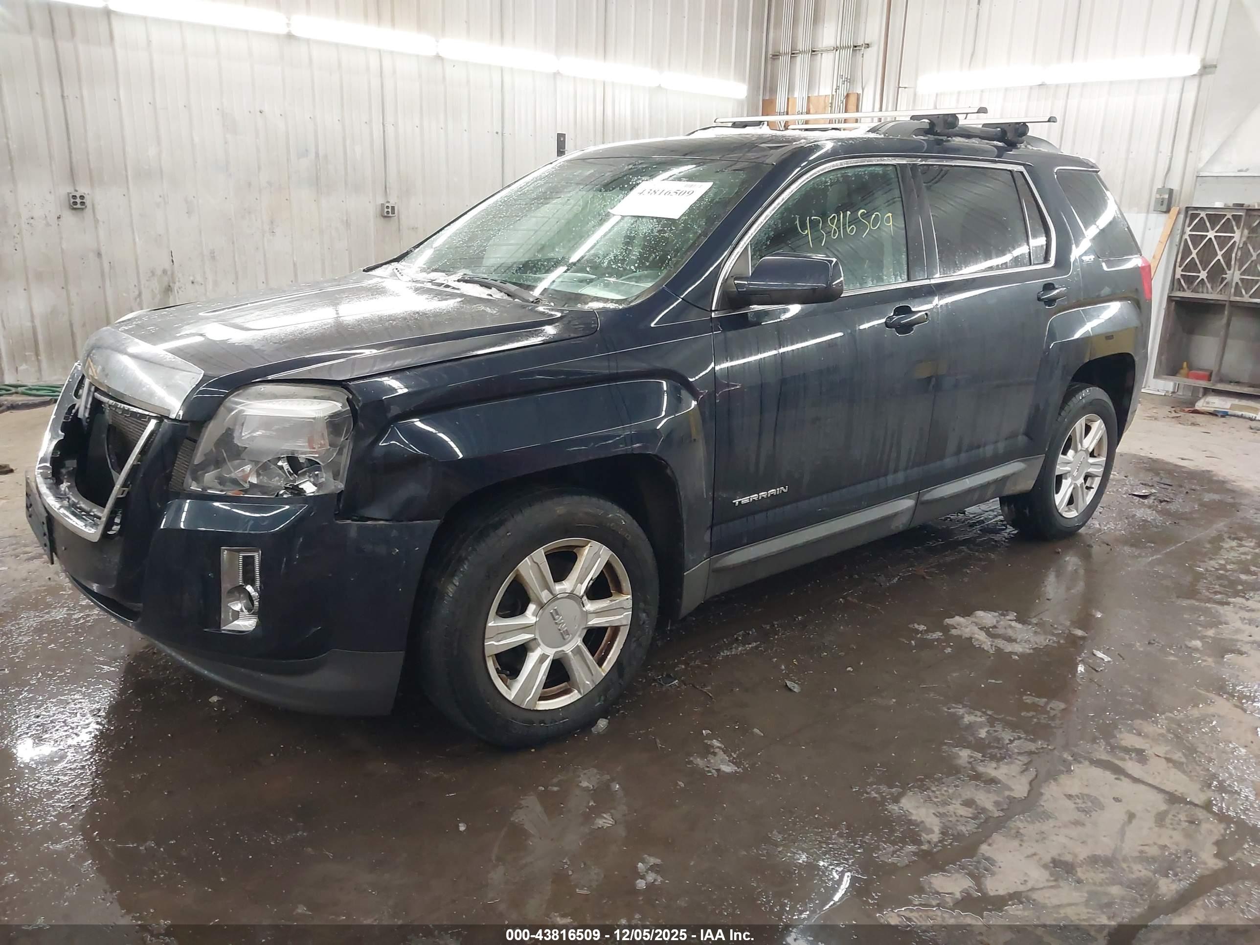GMC TERRAIN image 2