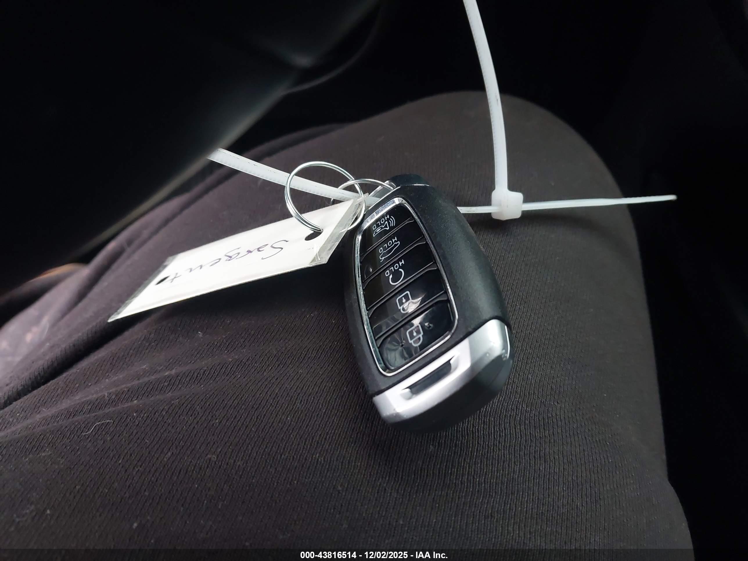 HYUNDAI ELANTRA image 11