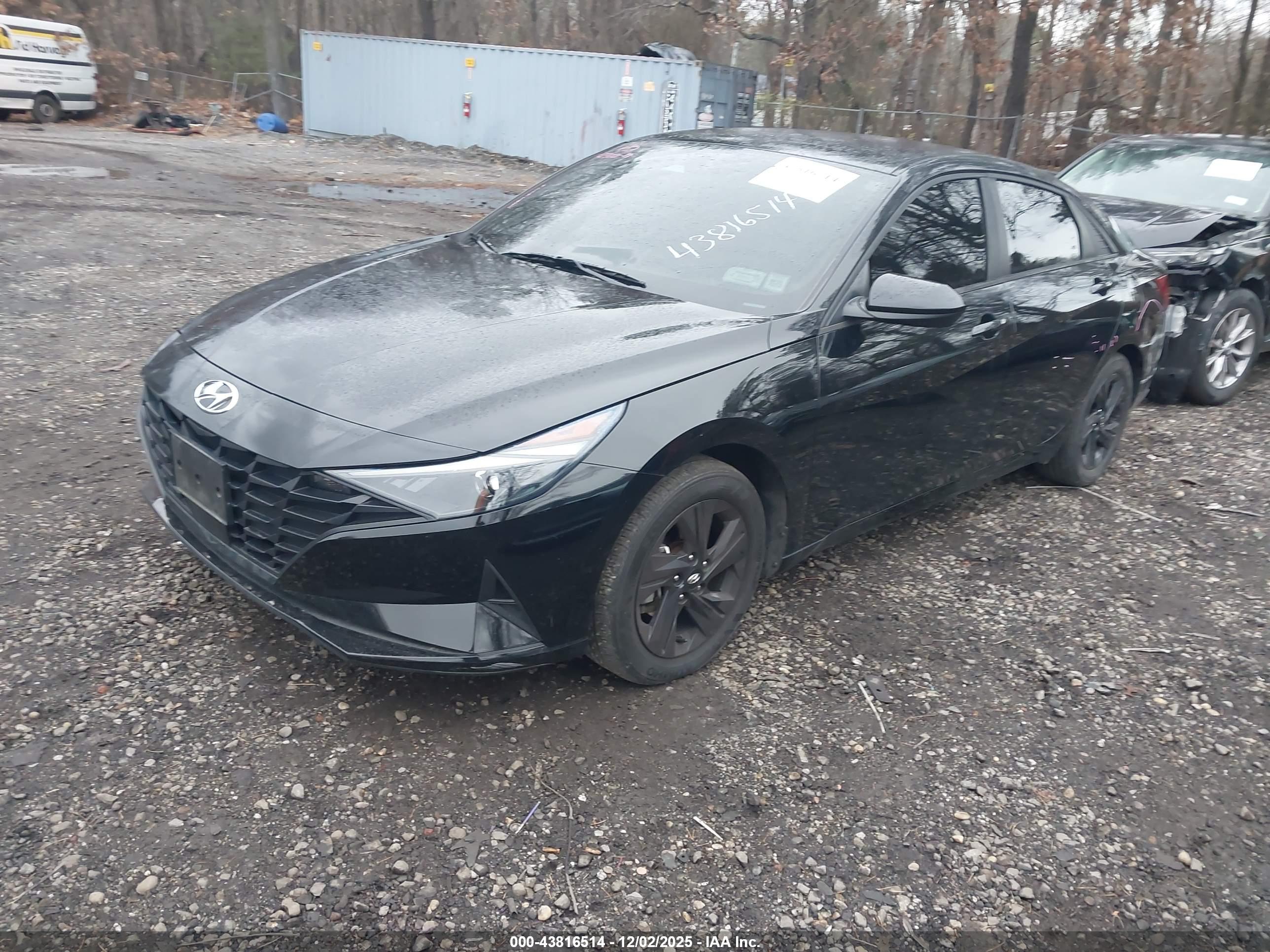 HYUNDAI ELANTRA image 2