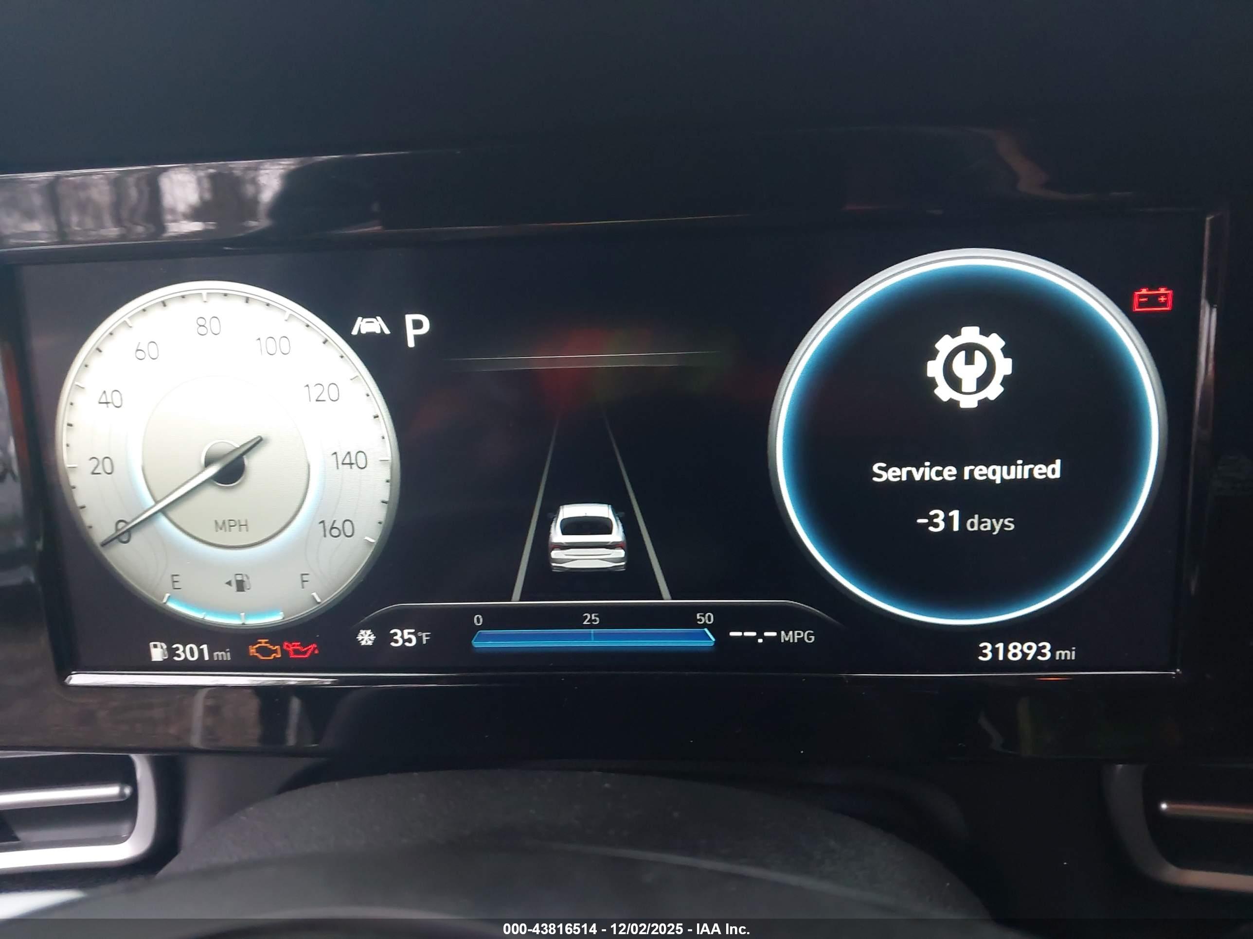 HYUNDAI ELANTRA image 7