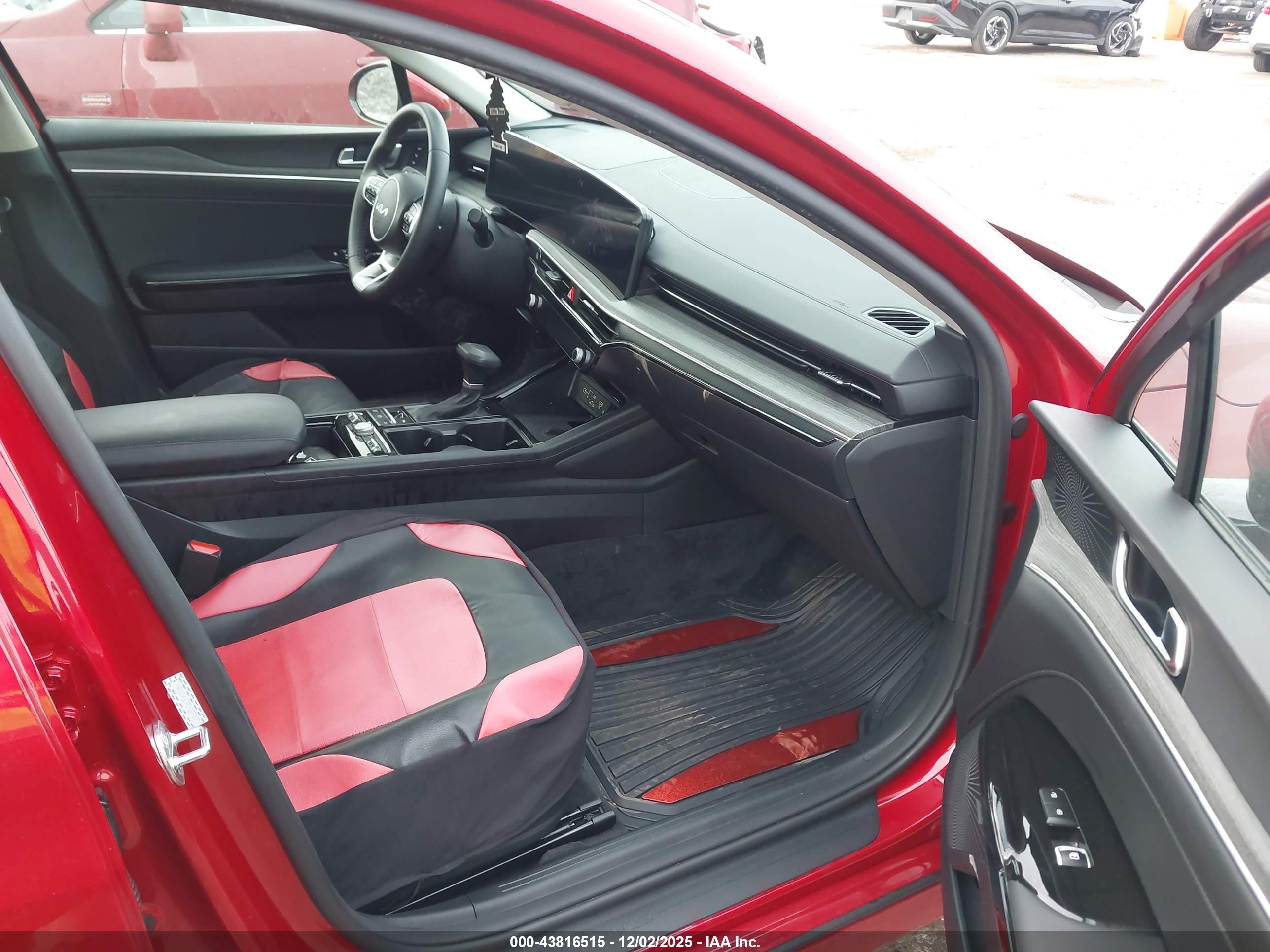 KIA K5 image 5