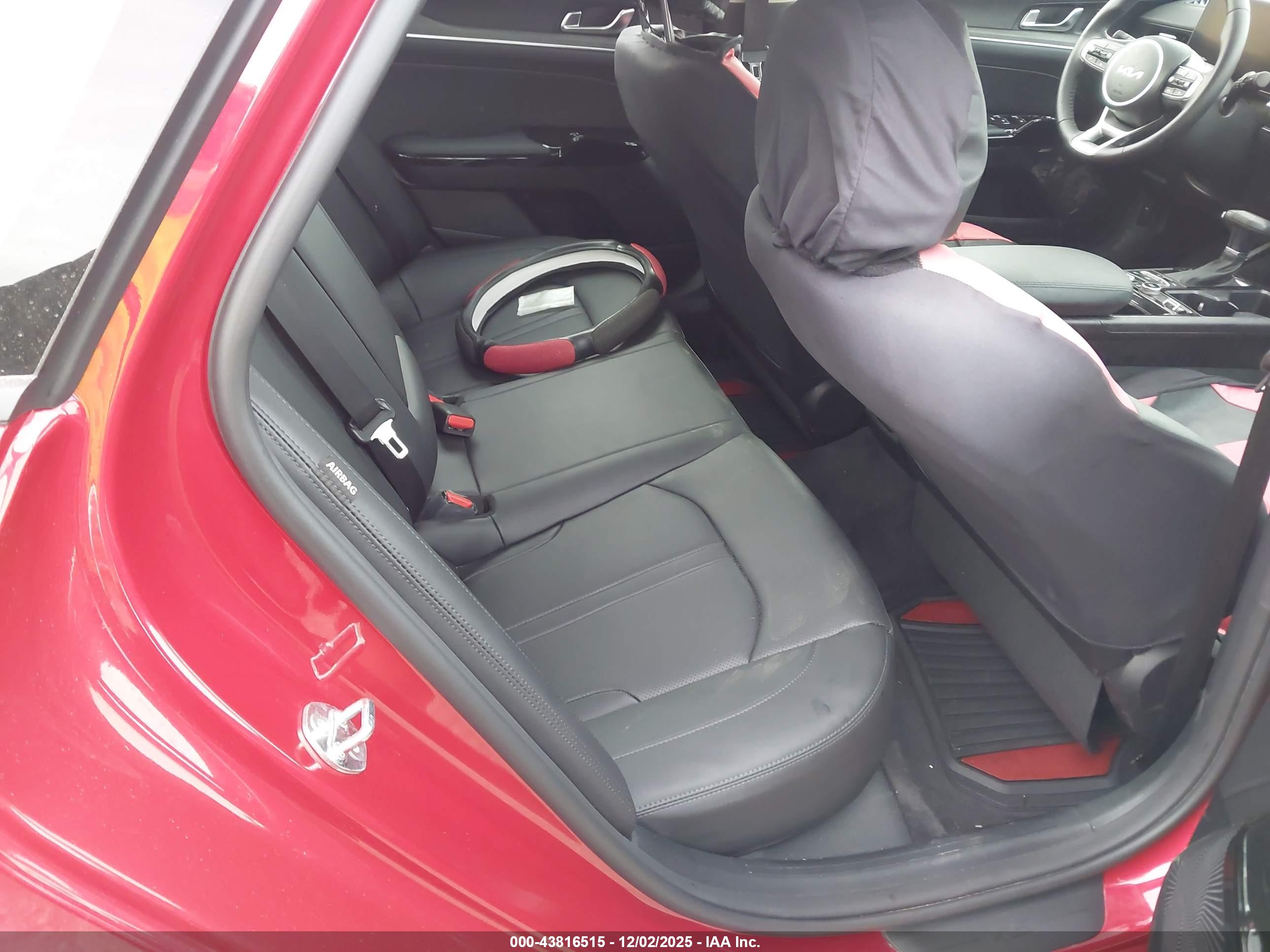 KIA K5 image 8