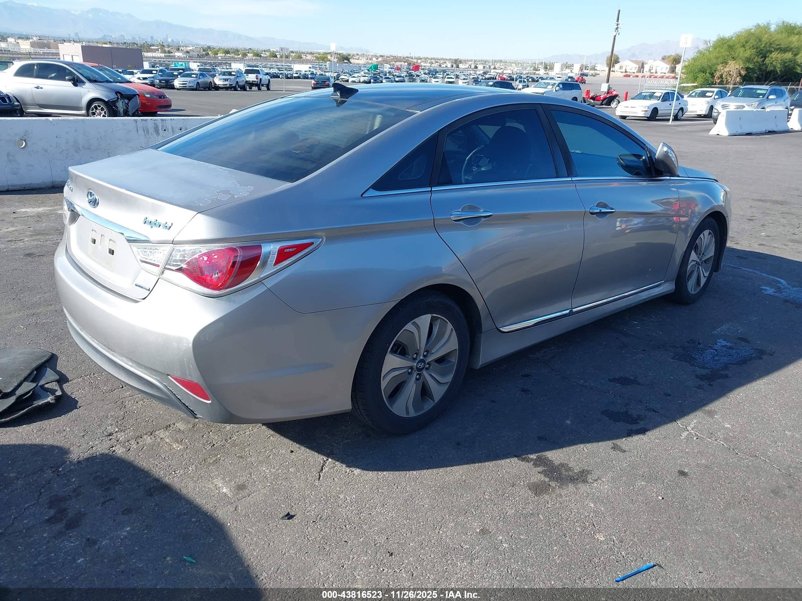 HYUNDAI SONATA image 4