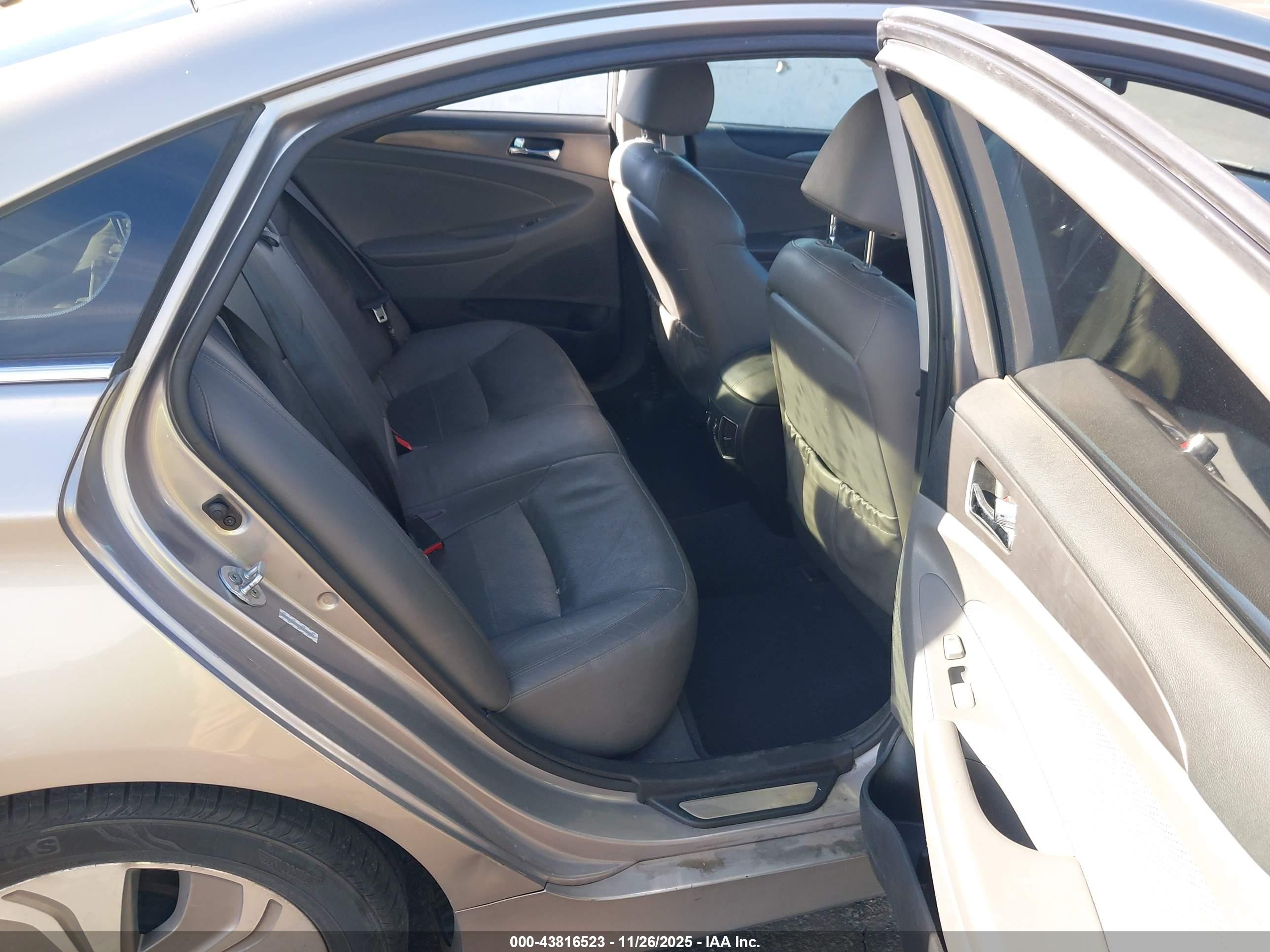 HYUNDAI SONATA image 8