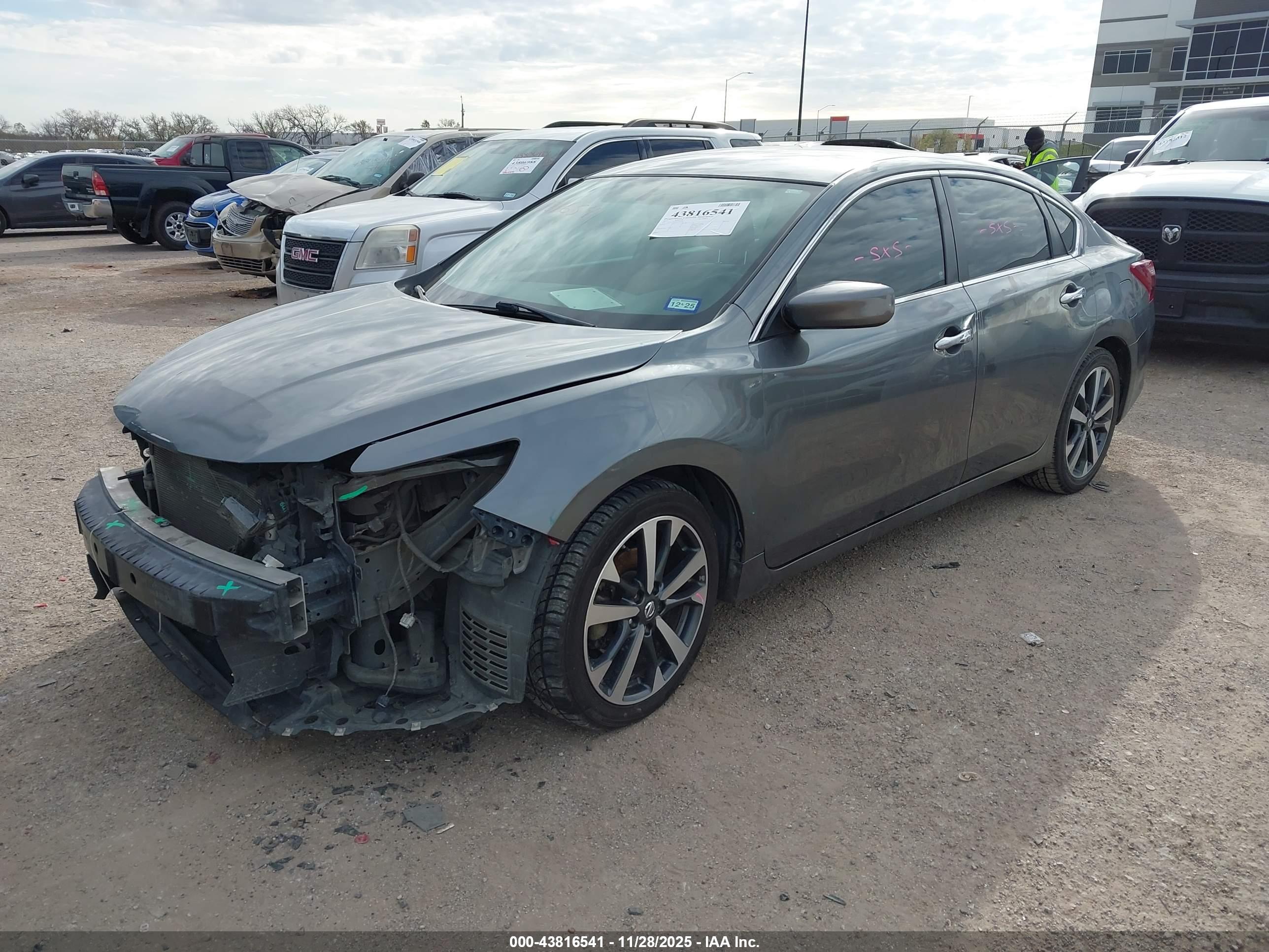 NISSAN ALTIMA image 2