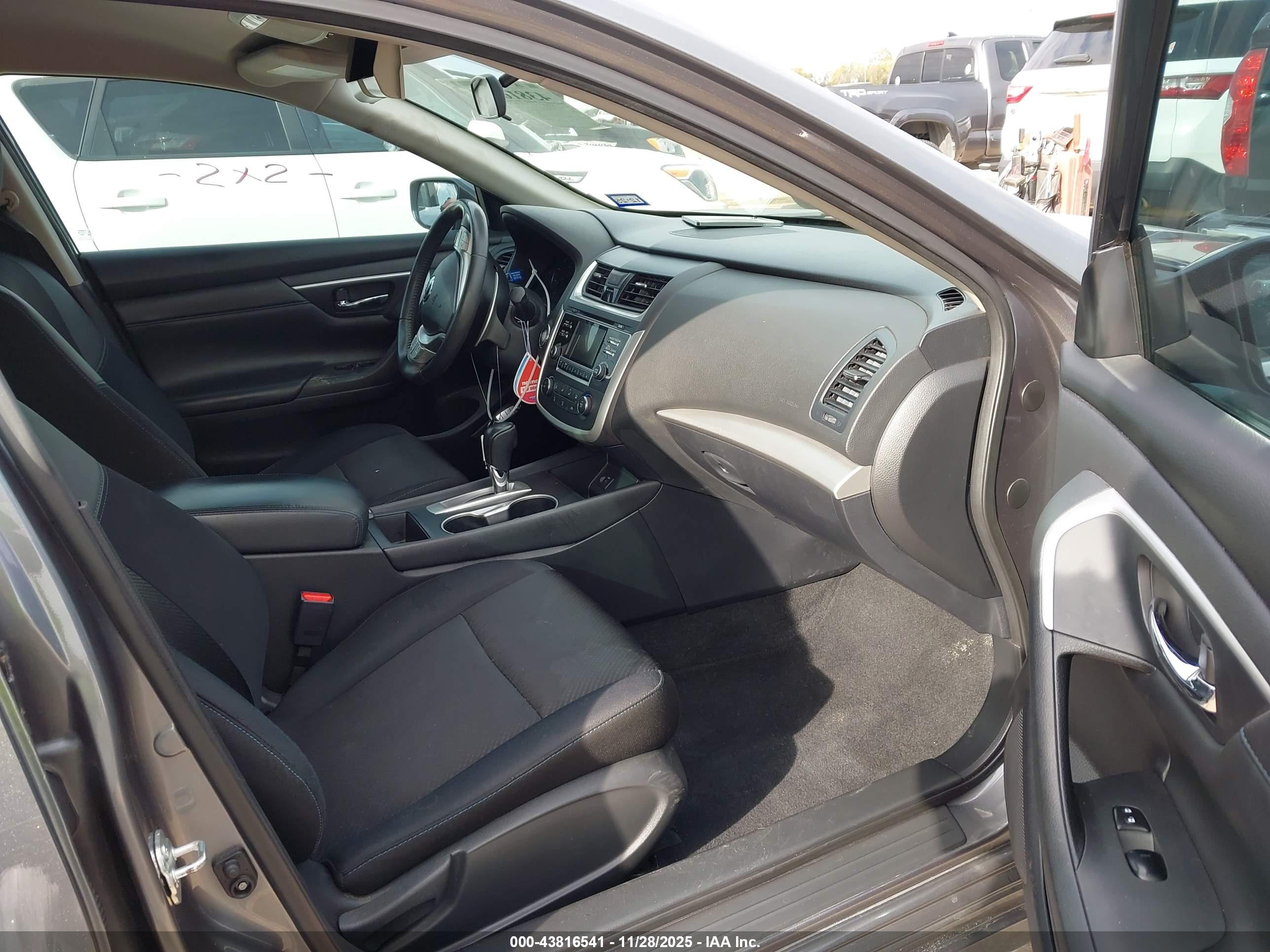 NISSAN ALTIMA image 5