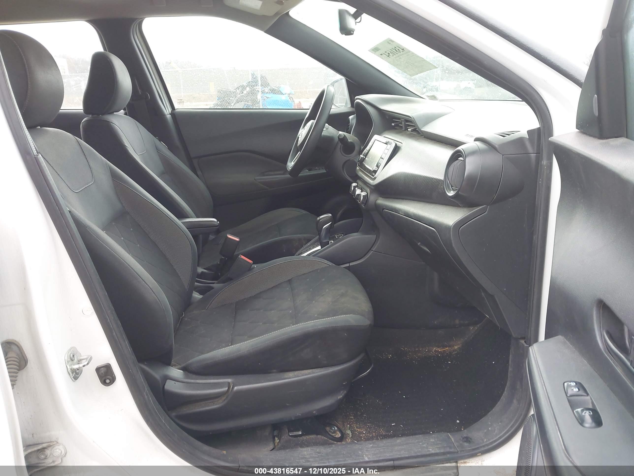 NISSAN KICKS image 5