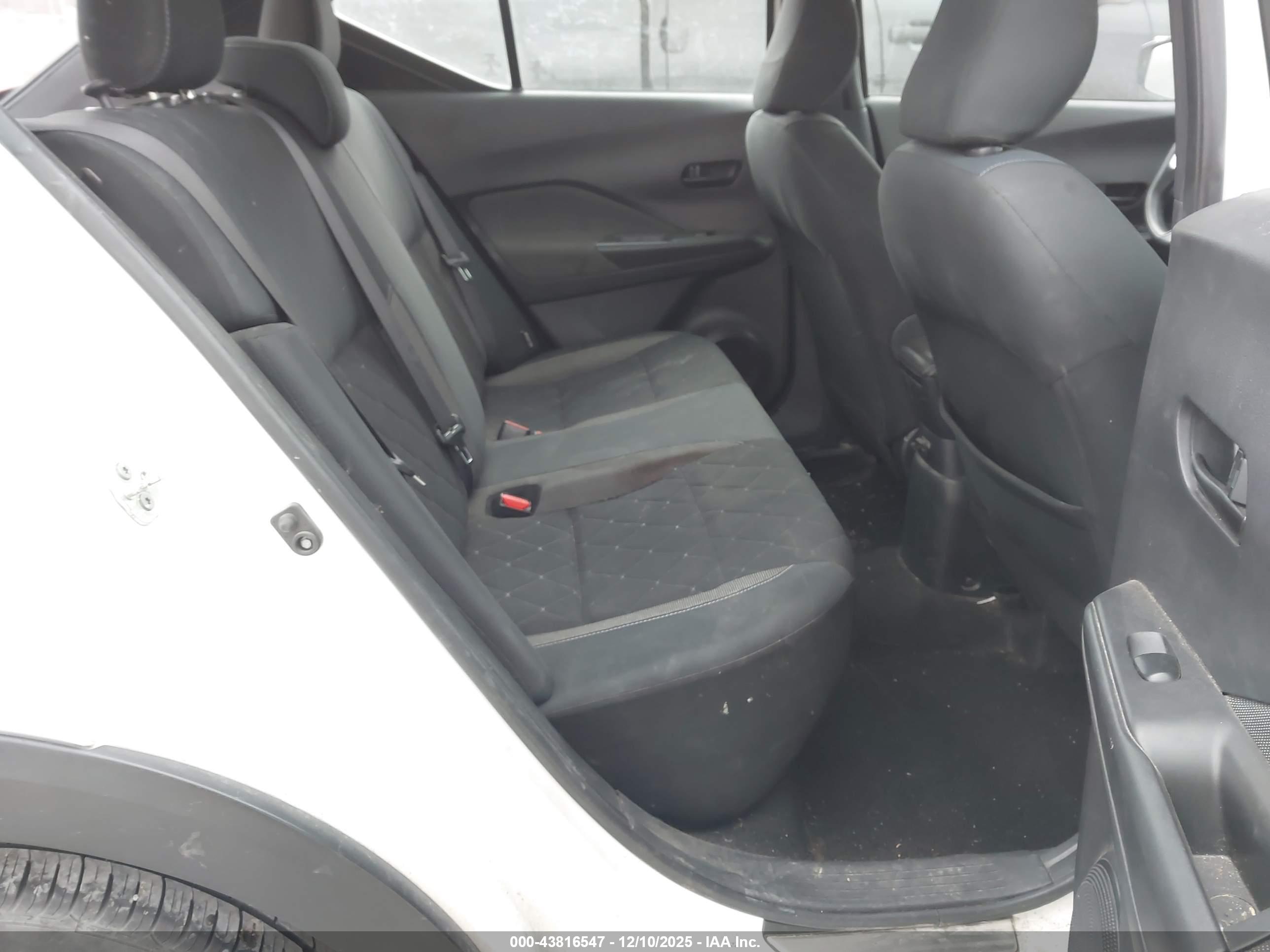 NISSAN KICKS image 8