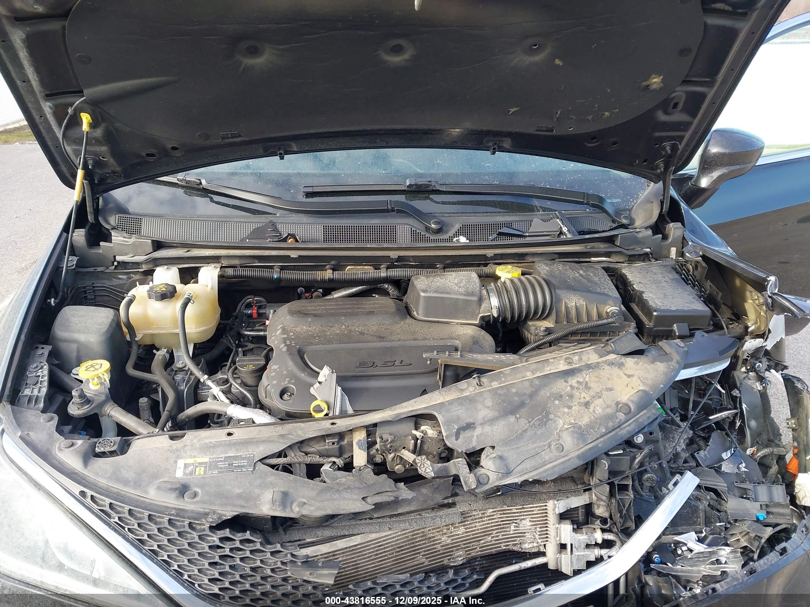 CHRYSLER PACIFICA image 10