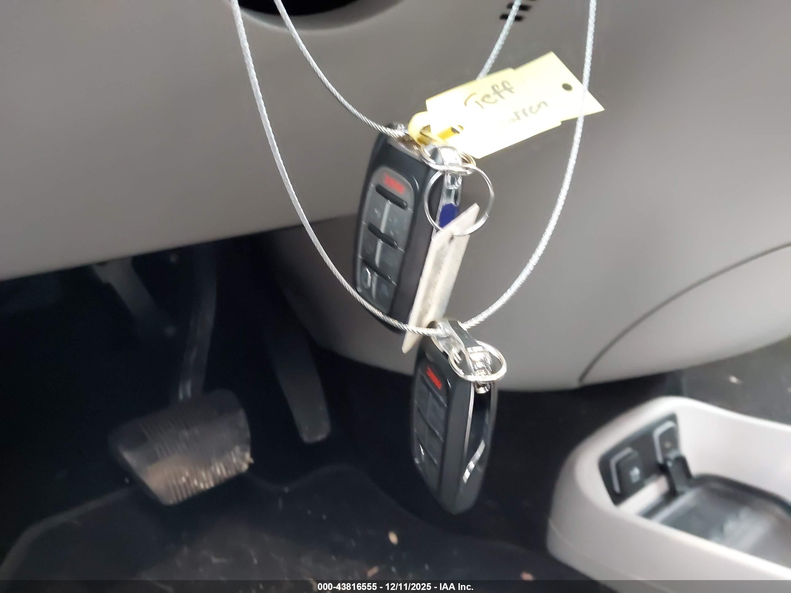 CHRYSLER PACIFICA image 11