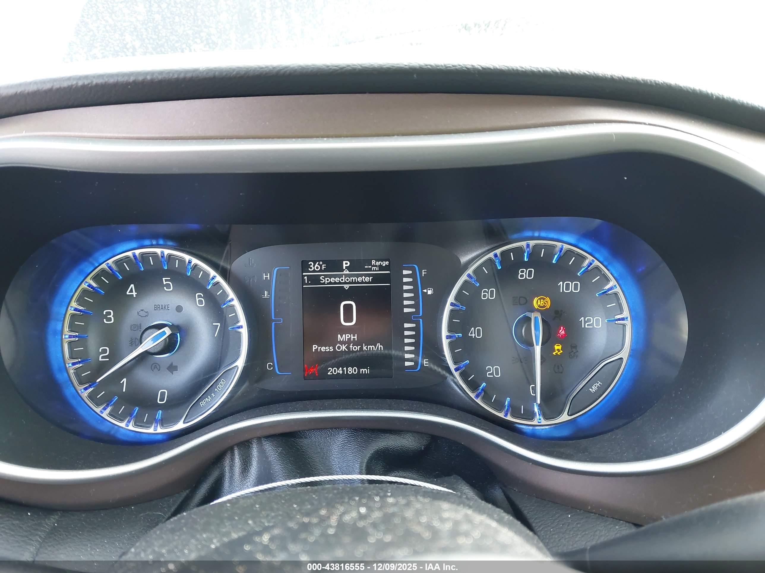 CHRYSLER PACIFICA image 7