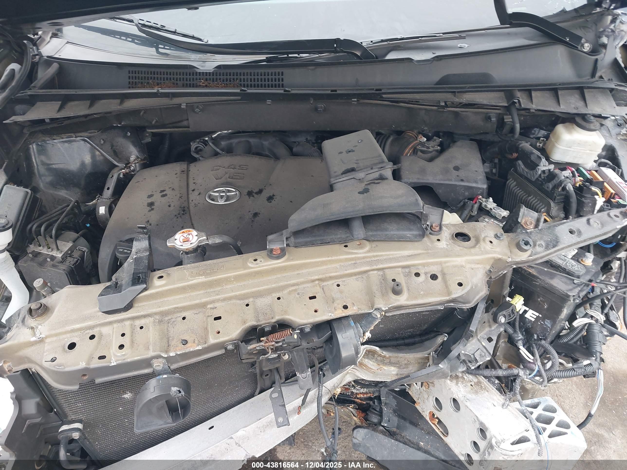 TOYOTA HIGHLANDER image 10
