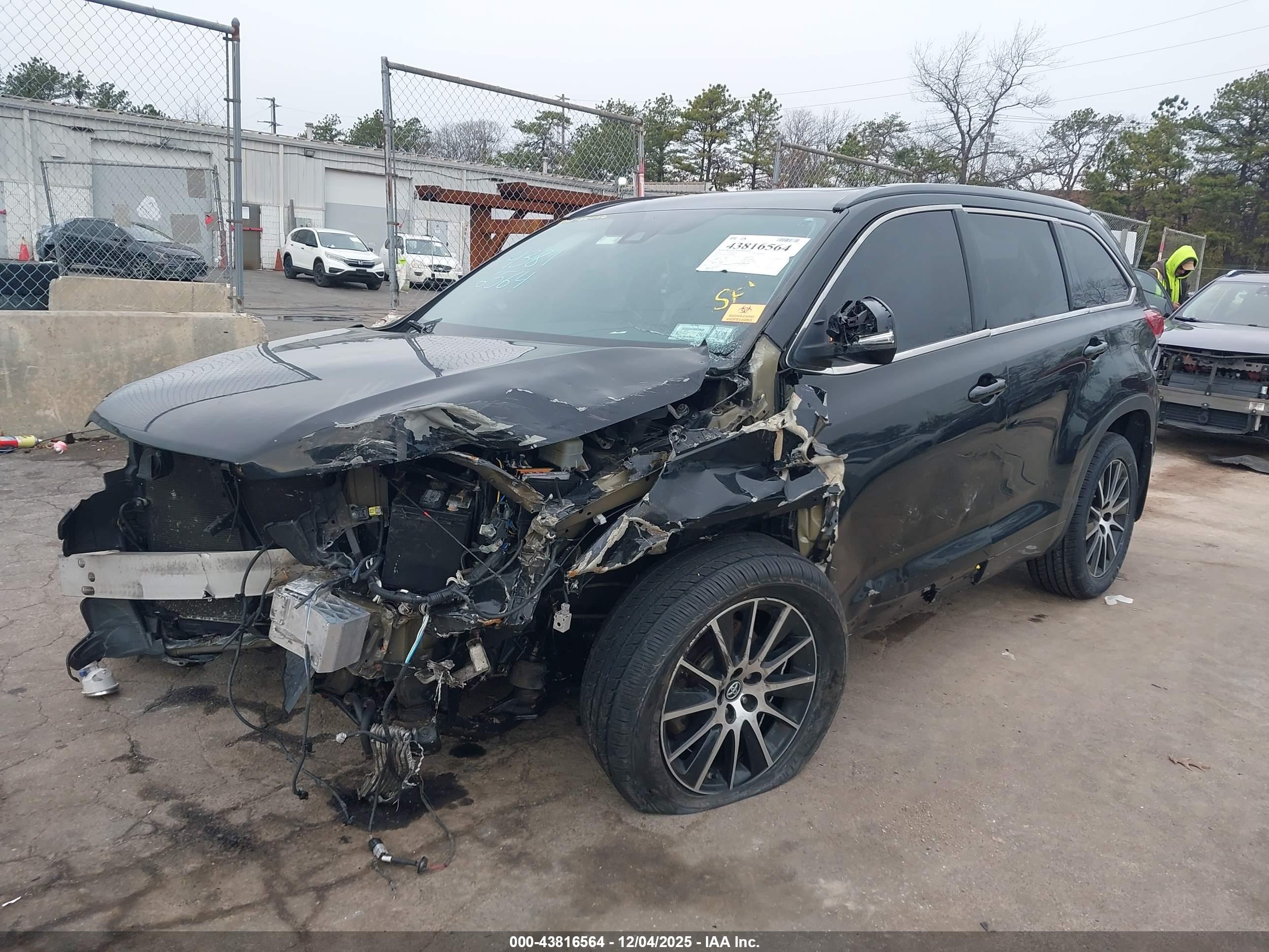 TOYOTA HIGHLANDER image 2