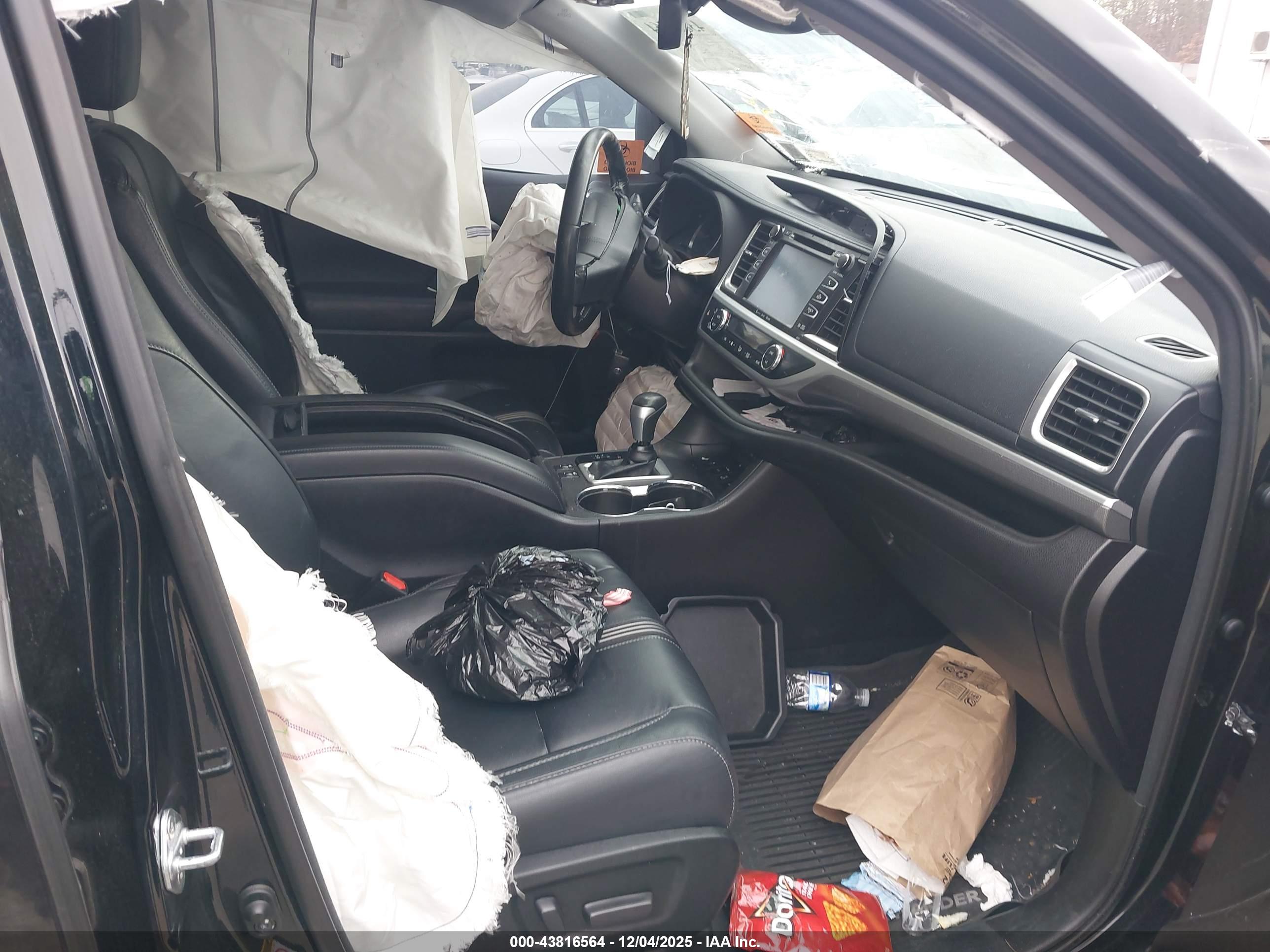 TOYOTA HIGHLANDER image 5