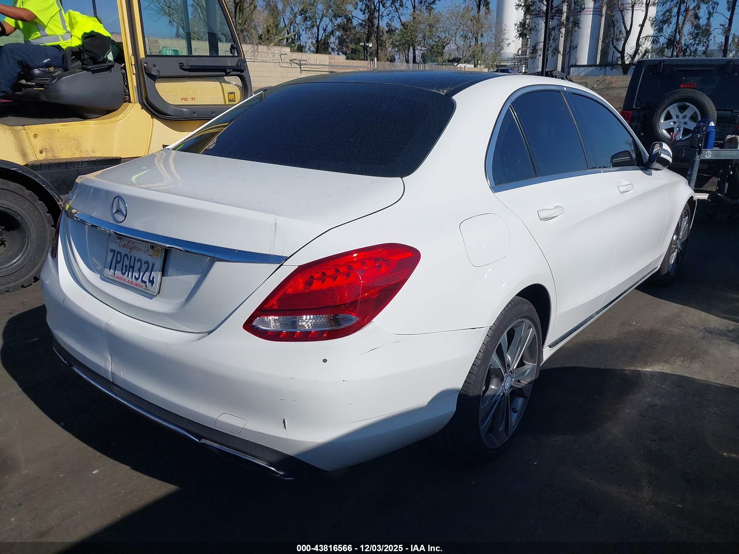 MERCEDES-BENZ C image 4