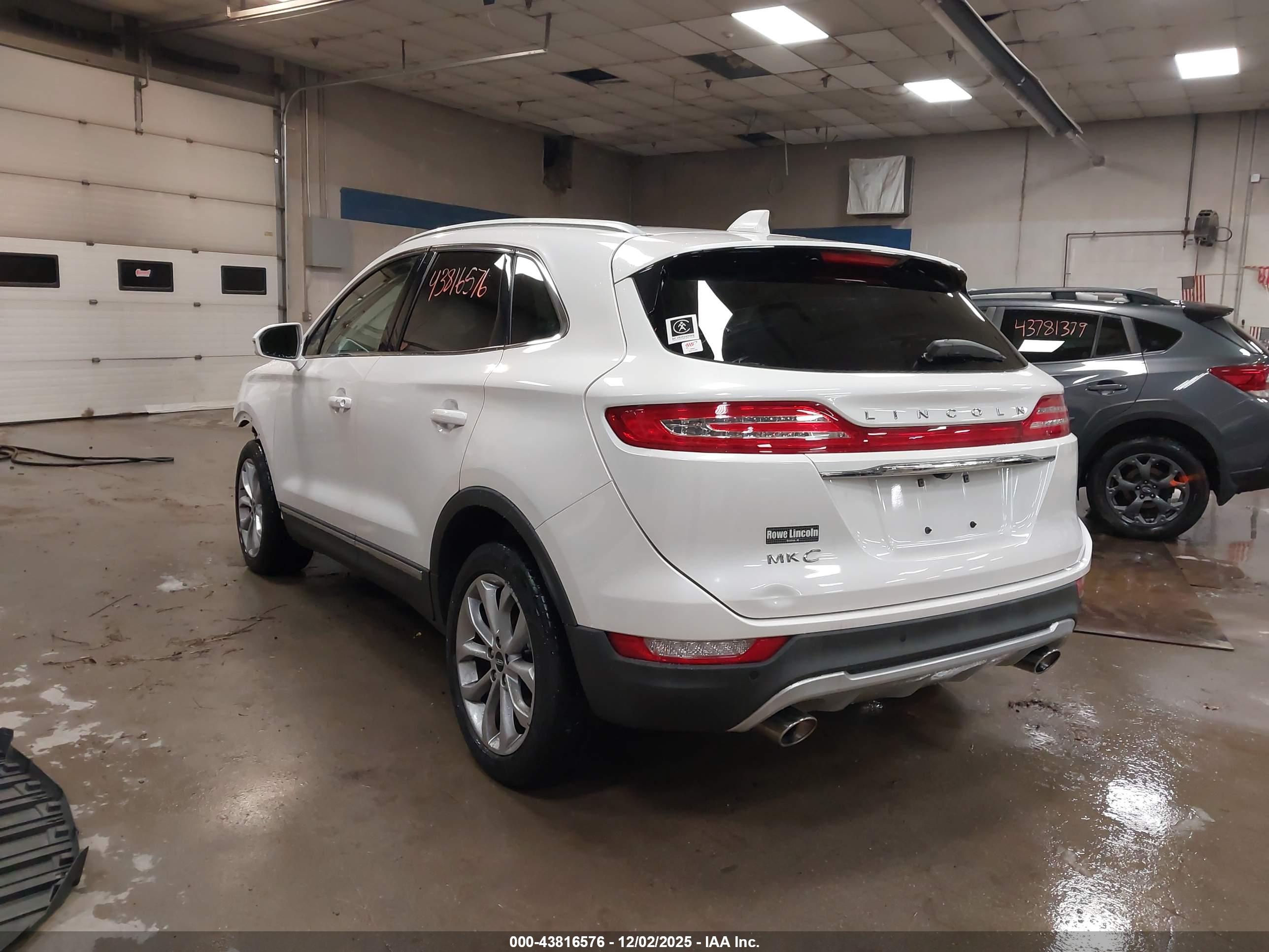 LINCOLN MKC image 3