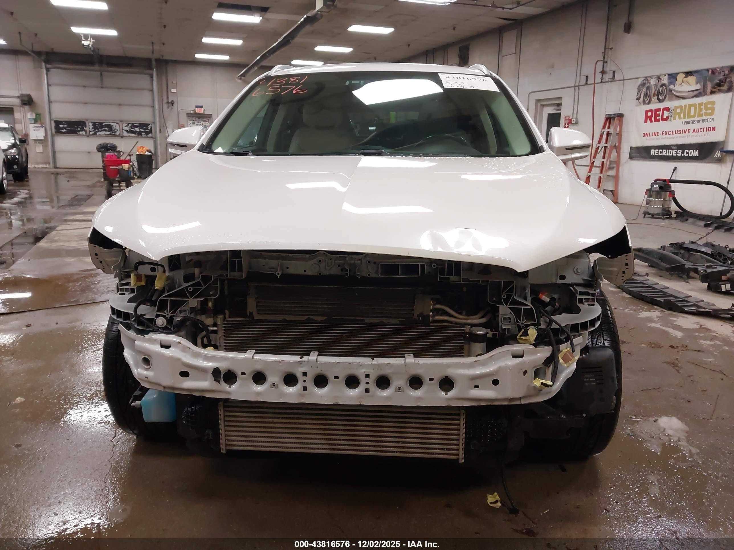 LINCOLN MKC image 6