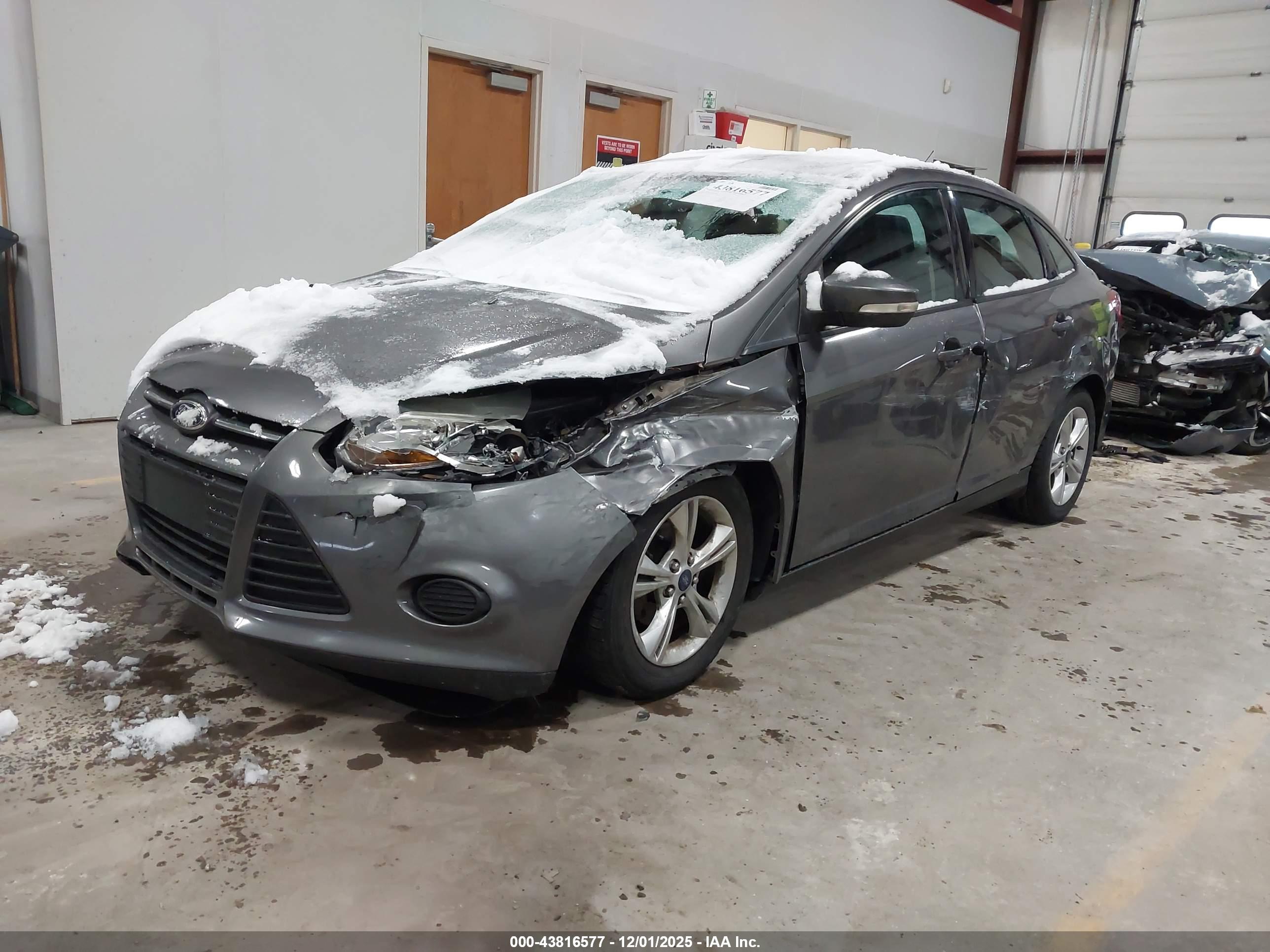 FORD FOCUS image 2