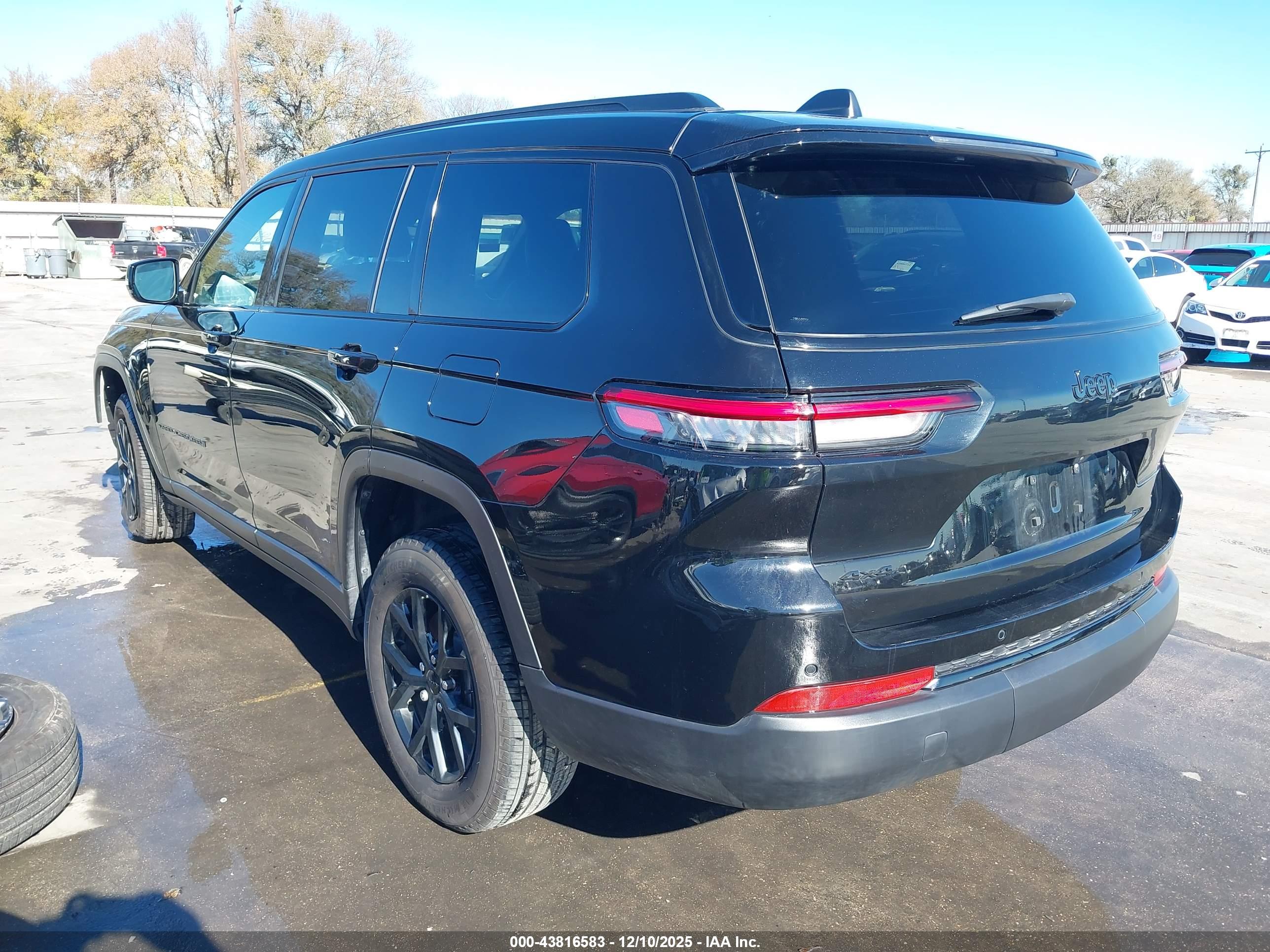 JEEP GRAND image 3