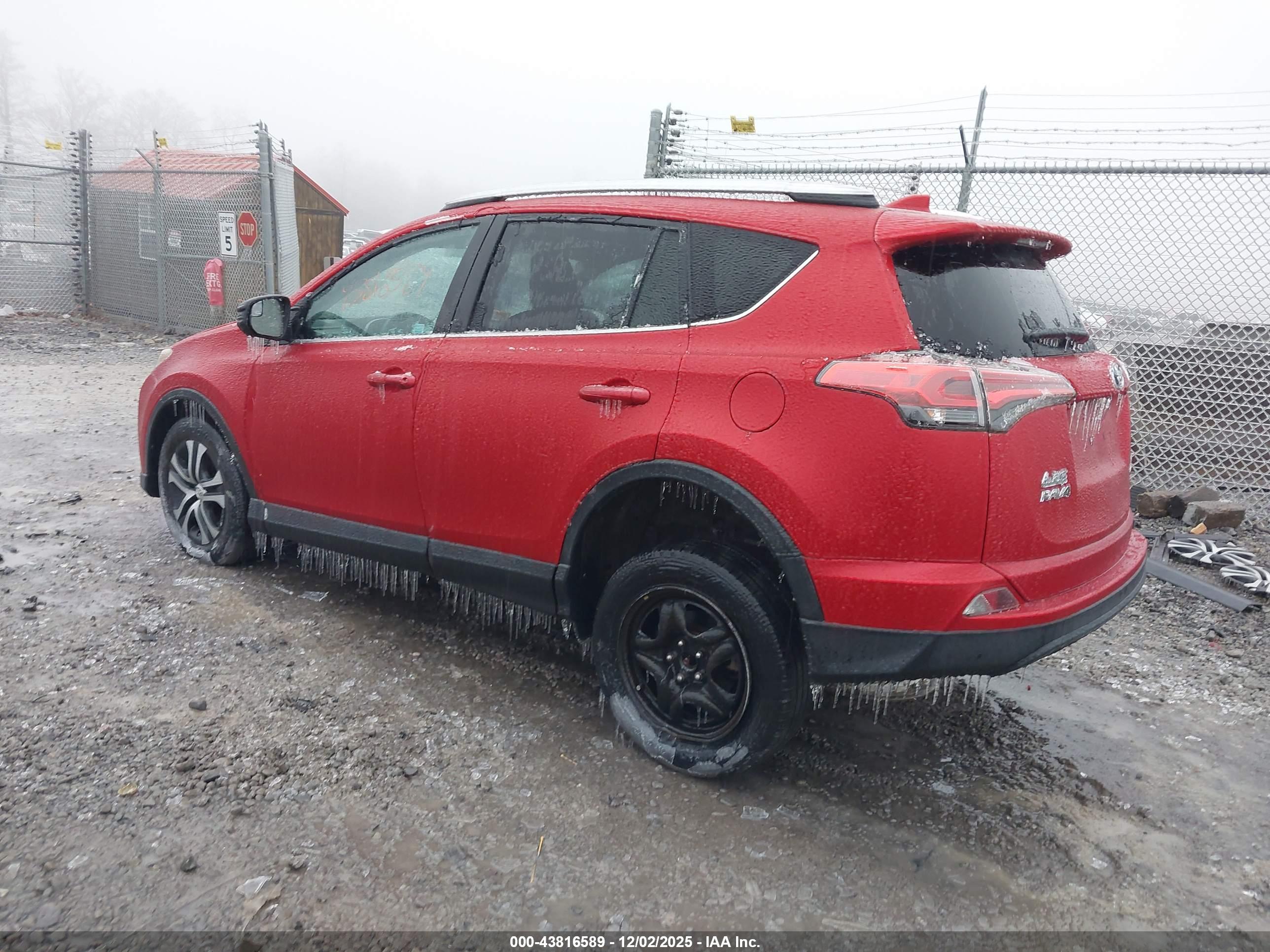 TOYOTA RAV4 image 3