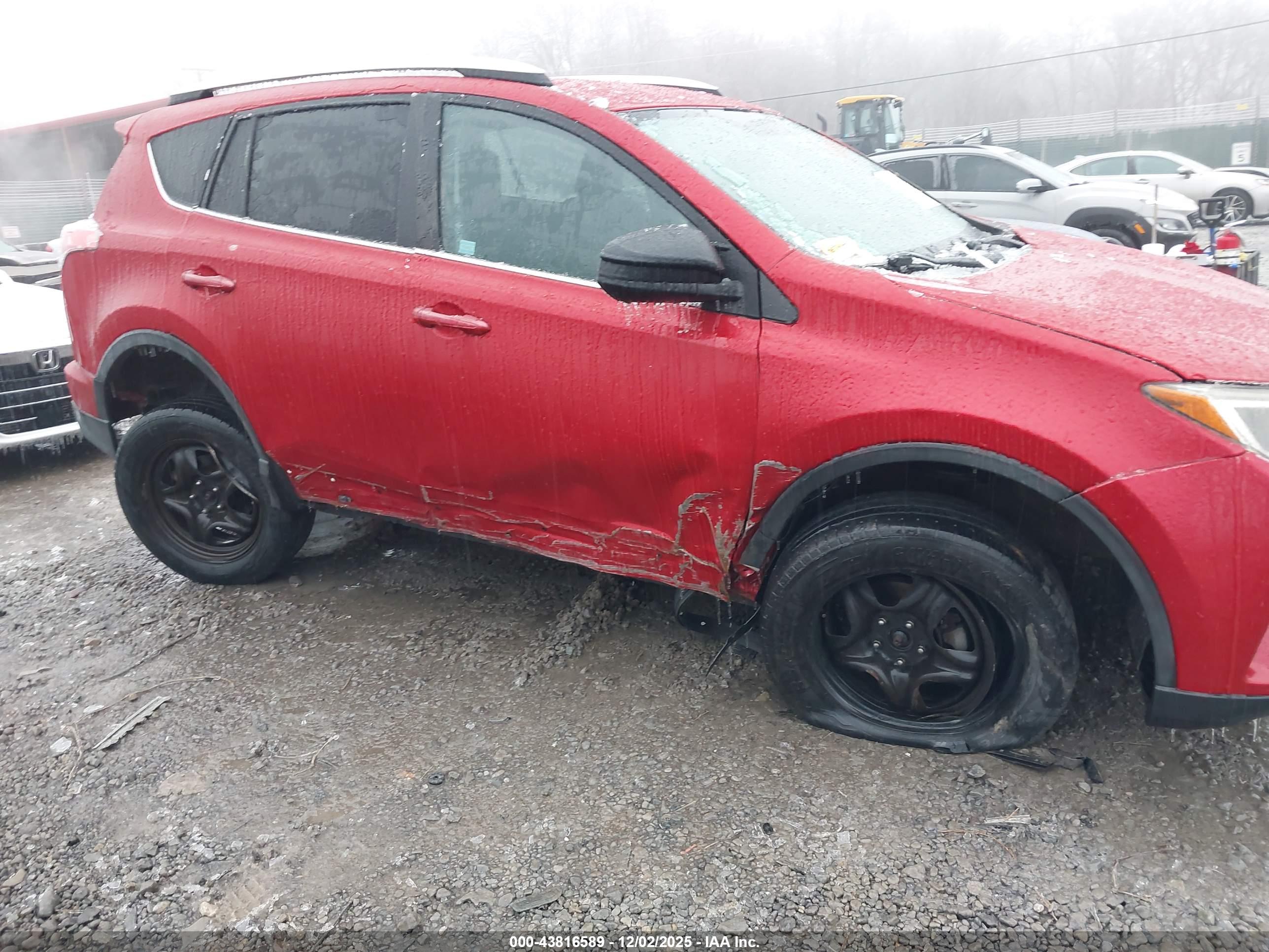 TOYOTA RAV4 image 6