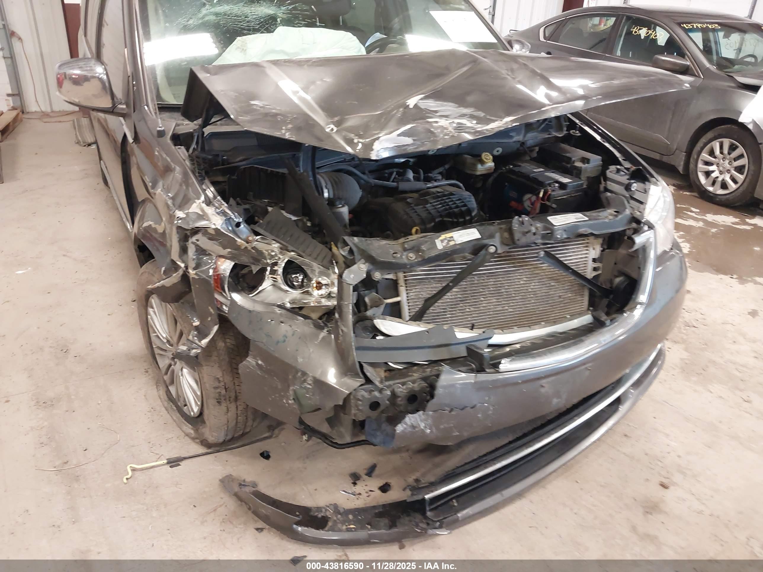 CHRYSLER TOWN image 6