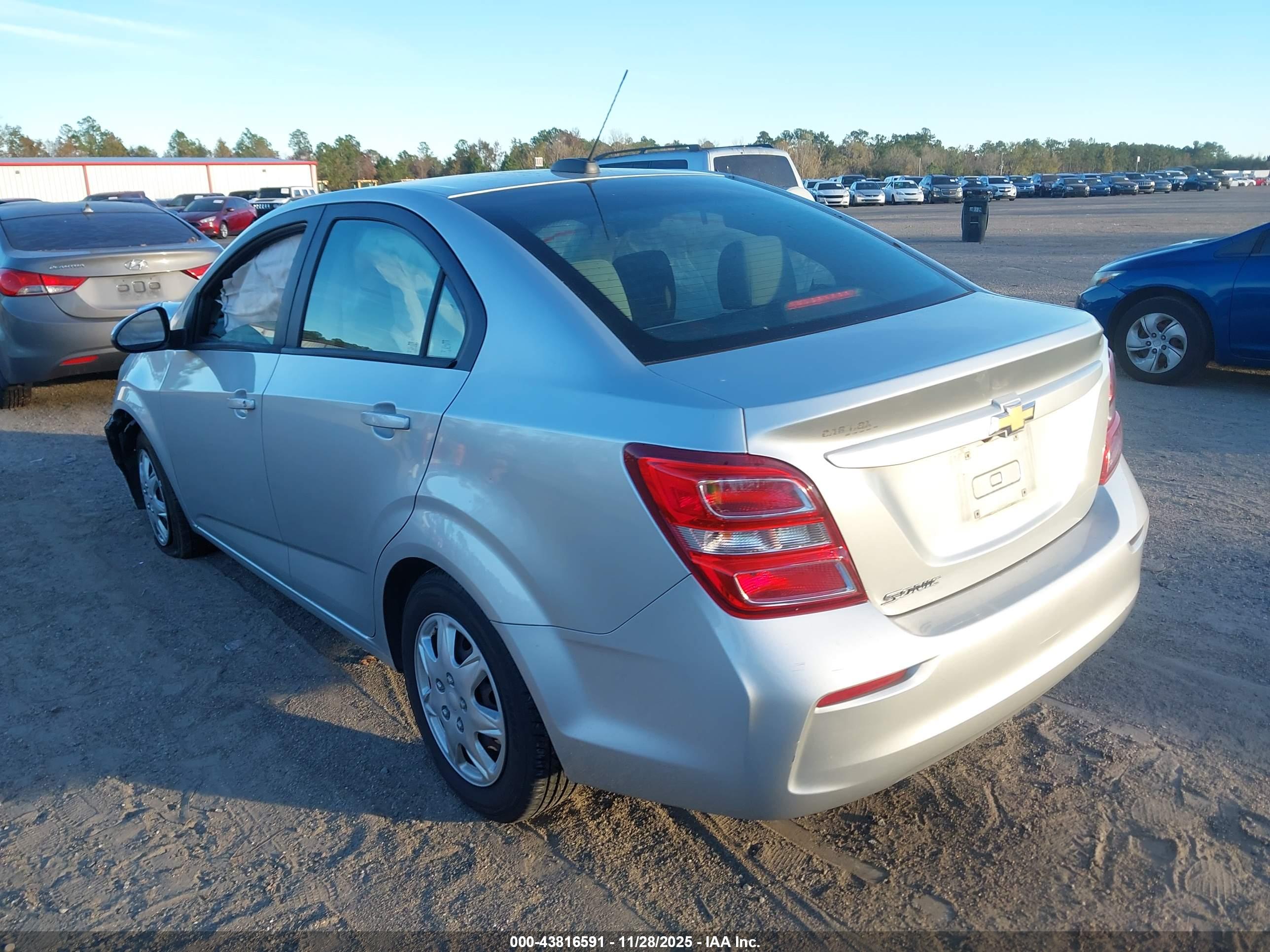 CHEVROLET SONIC image 3