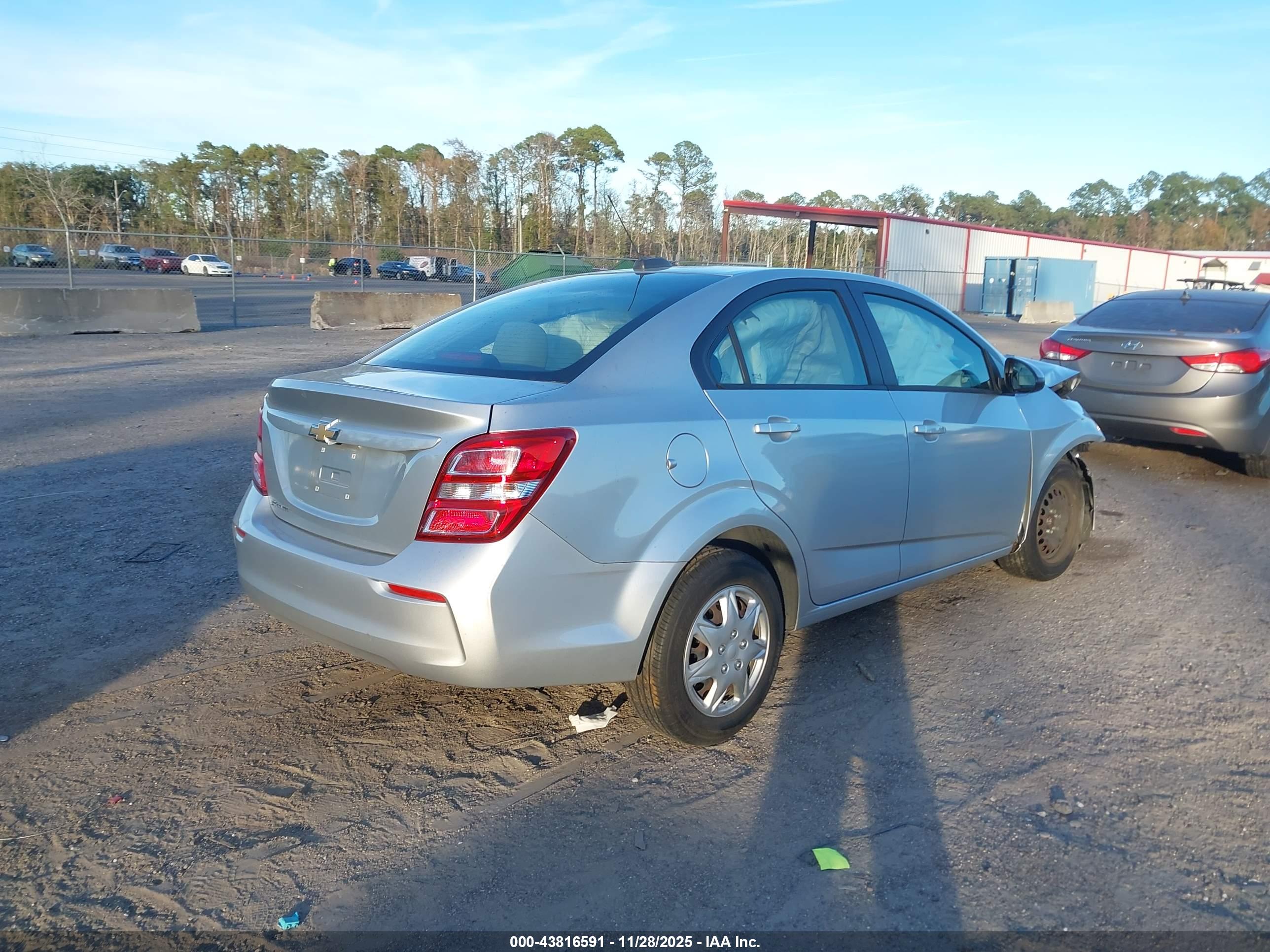 CHEVROLET SONIC image 4