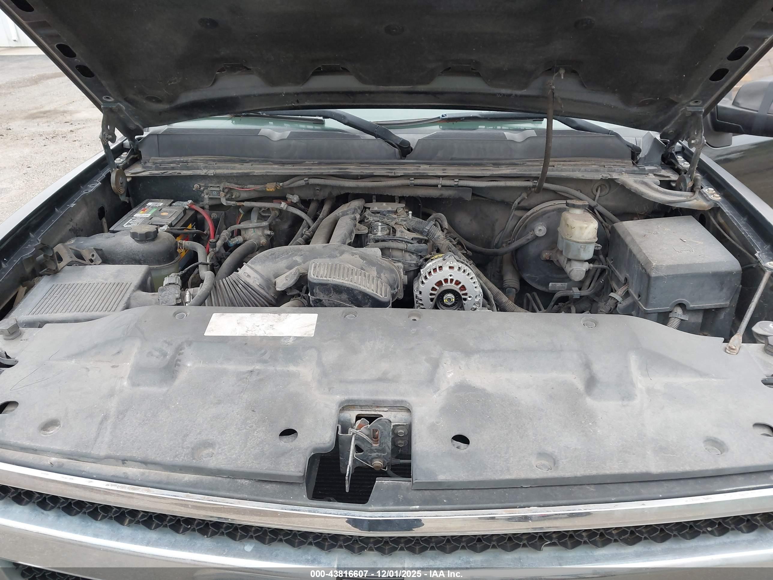 CHEVROLET SILVERADO image 10